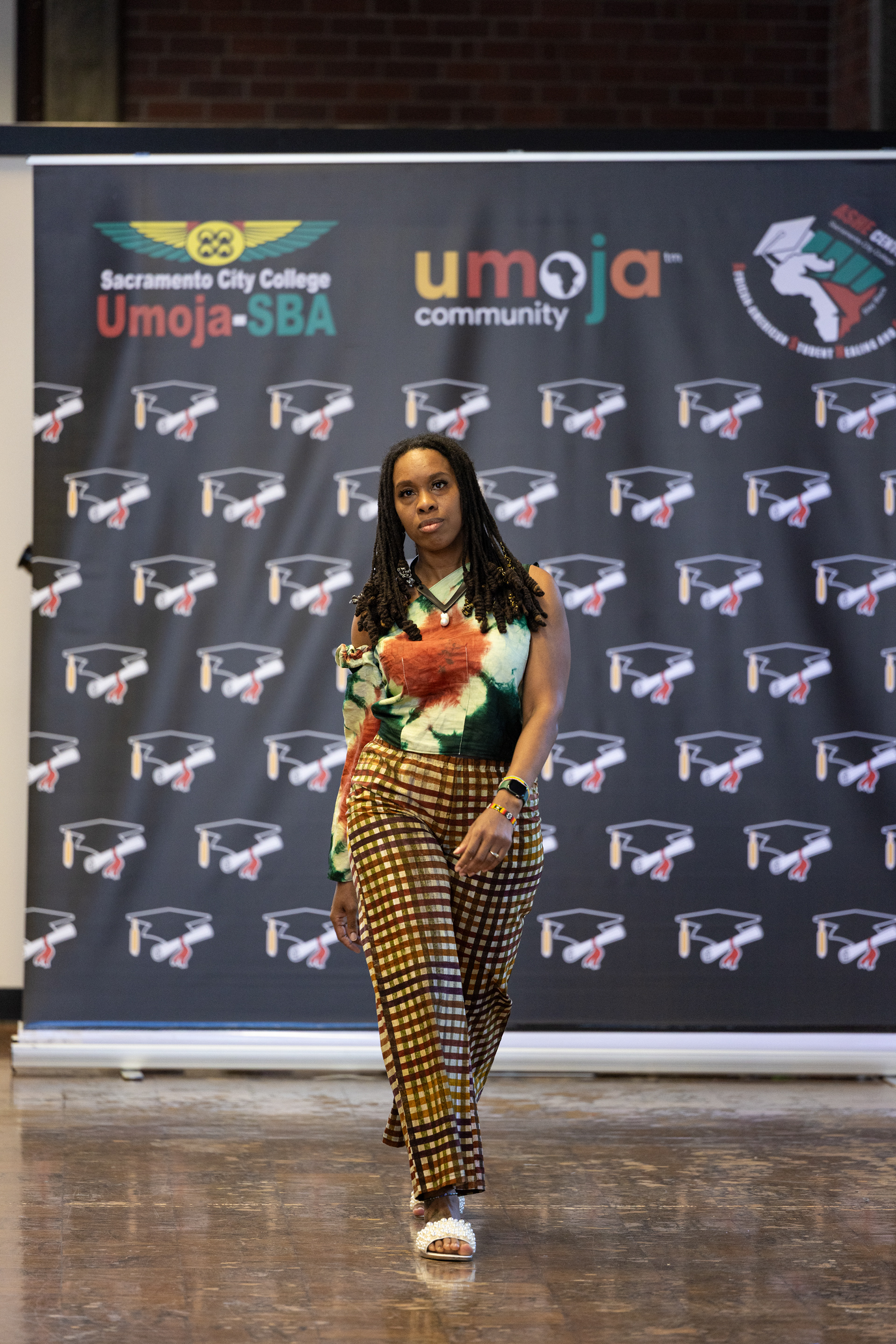 Problem: bell sleeve not staying taunt to shoulder. Solution: Adding eslastic to shoulder bell to scrunch to the shoulder.