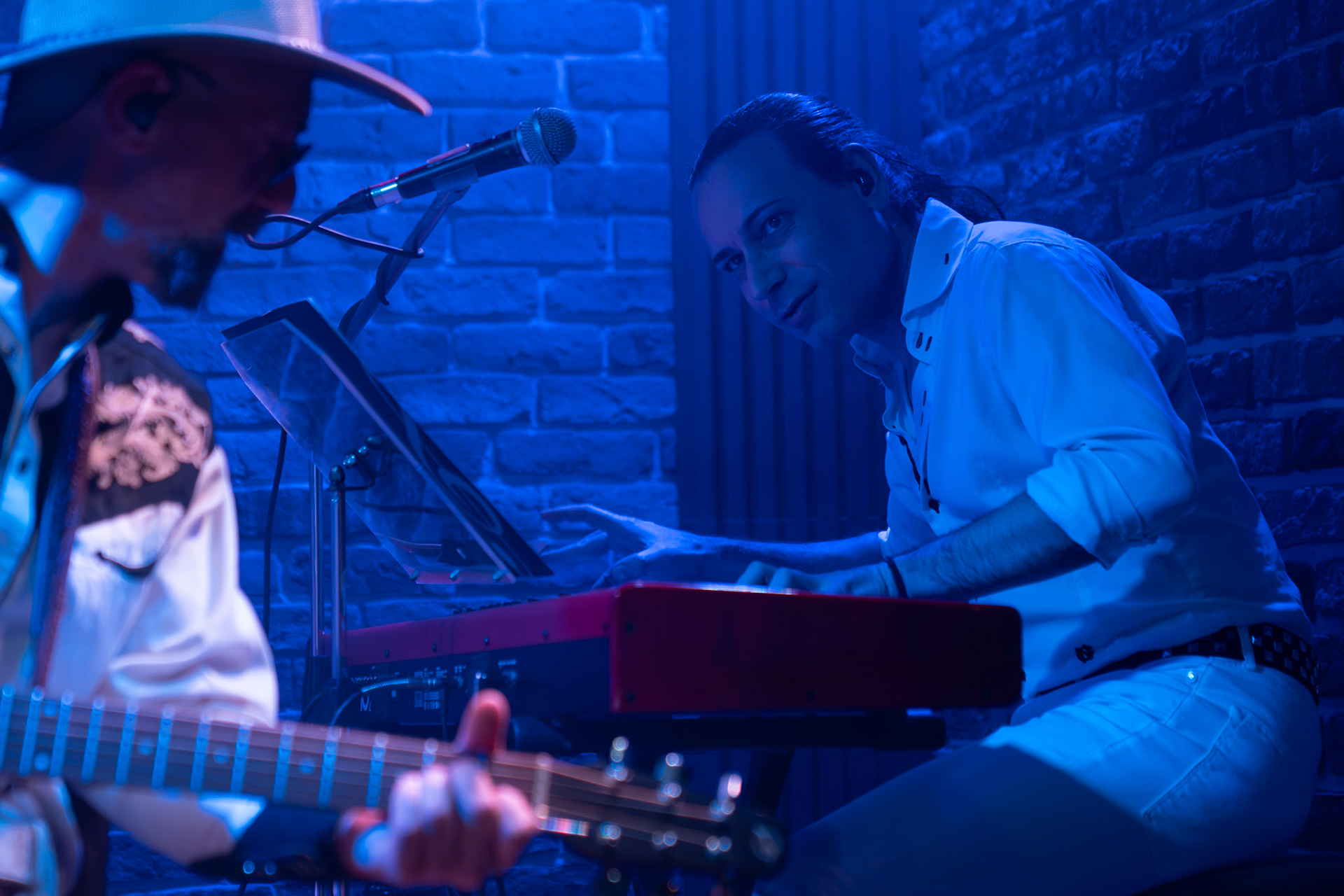 La band Bepi and the Prismas live in concerto.