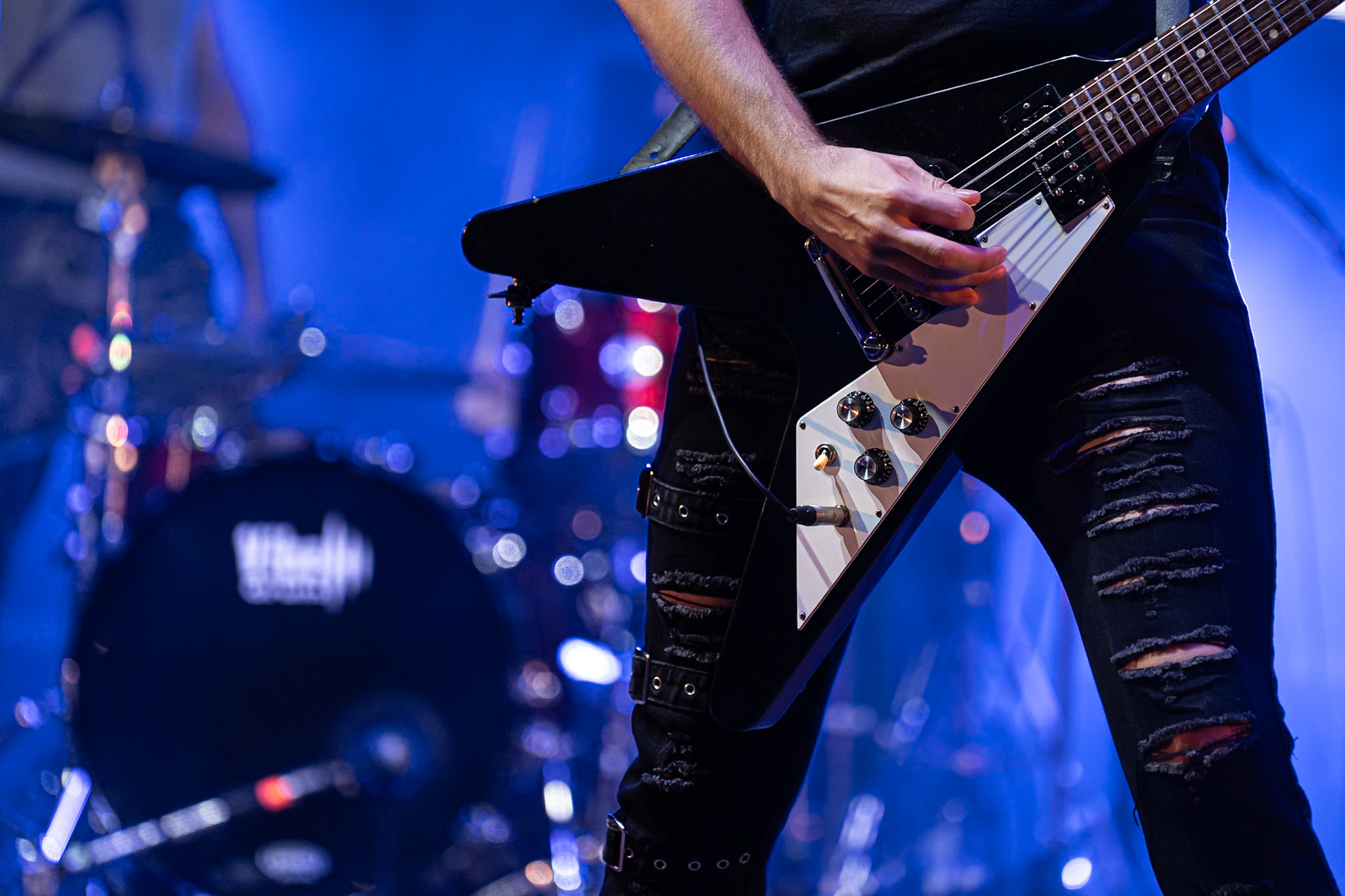 La band Bepi and the Prismas live in concerto.