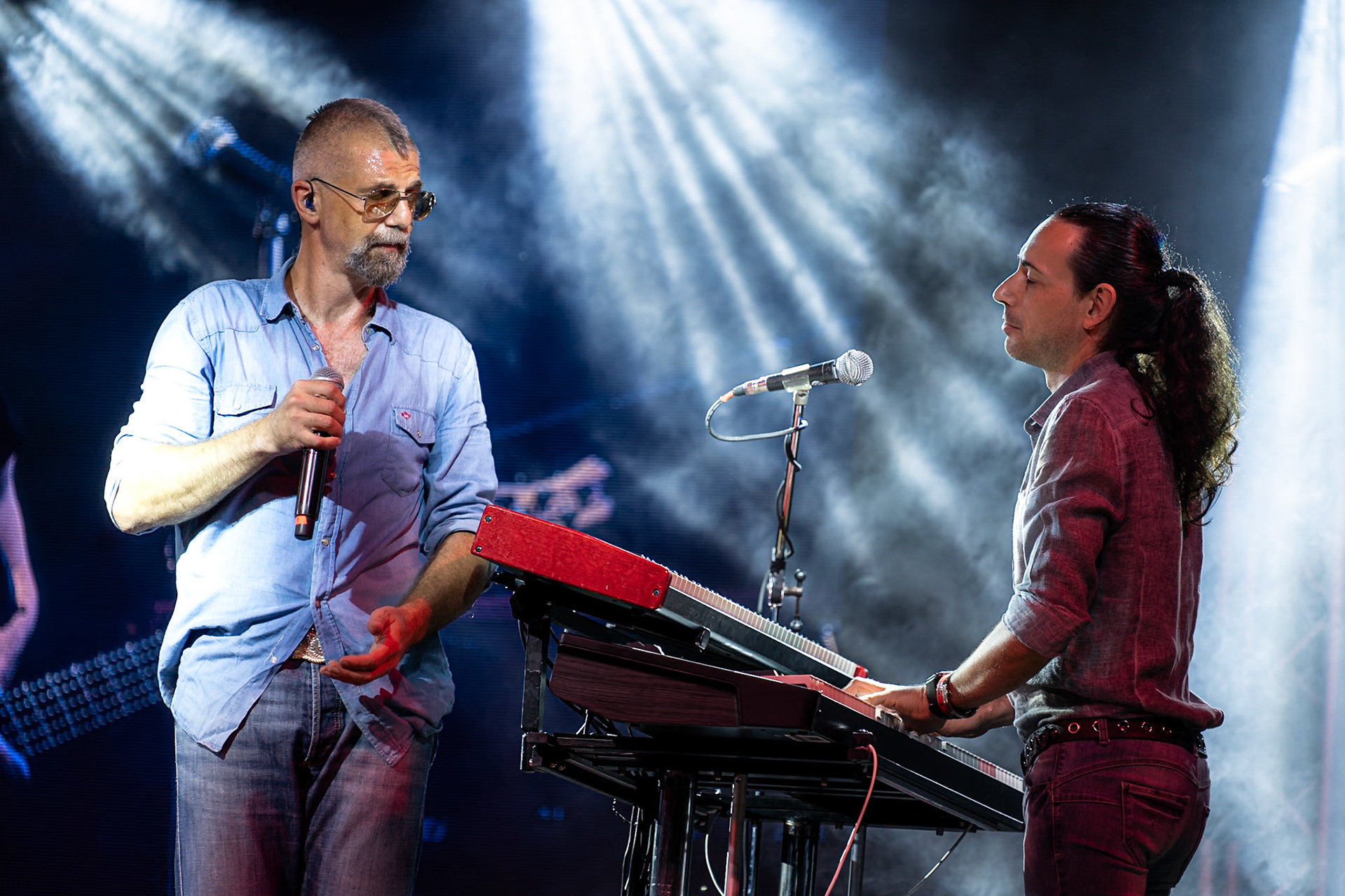 La band Bepi and the Prismas live in concerto.