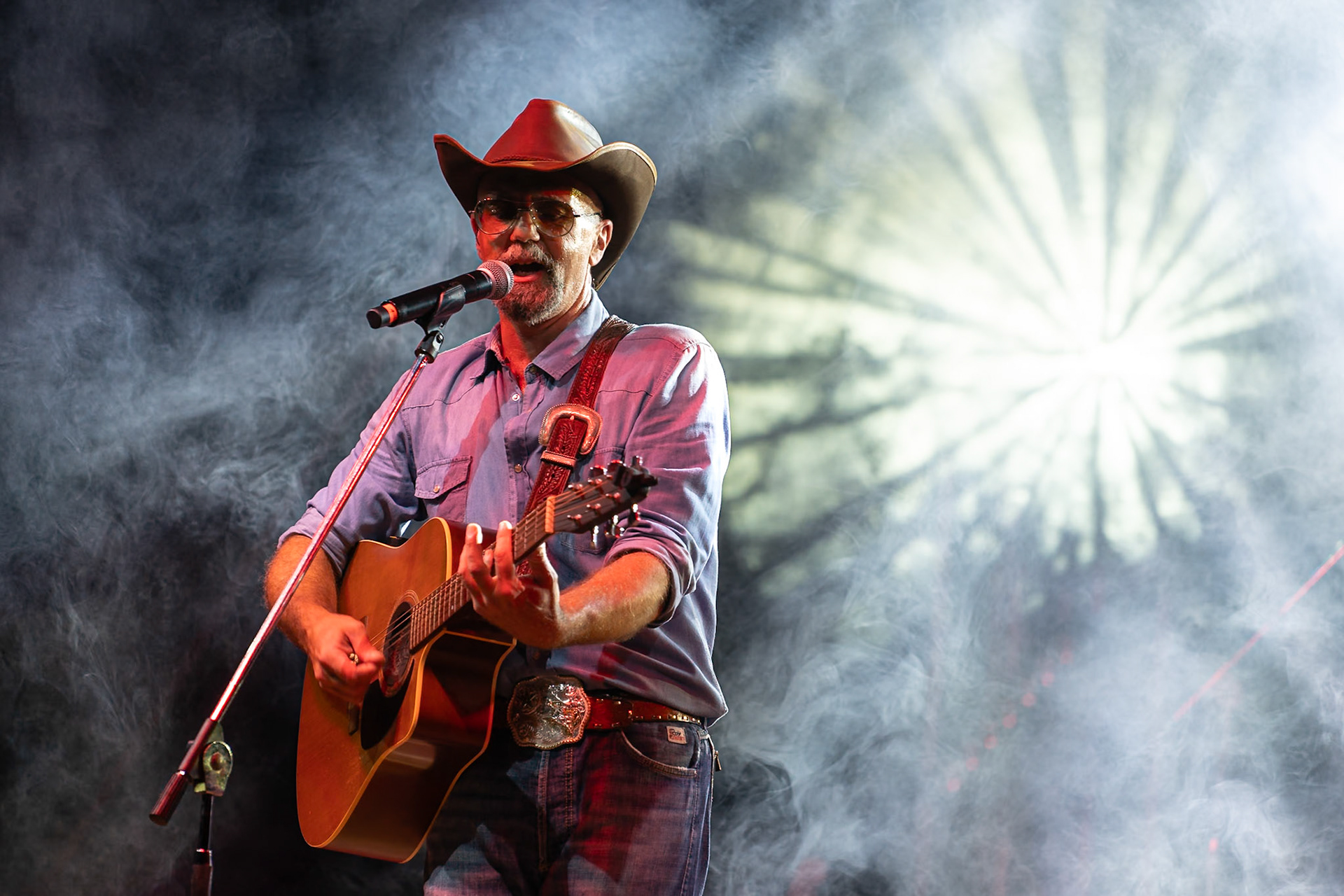 La band Bepi and the Prismas live in concerto.