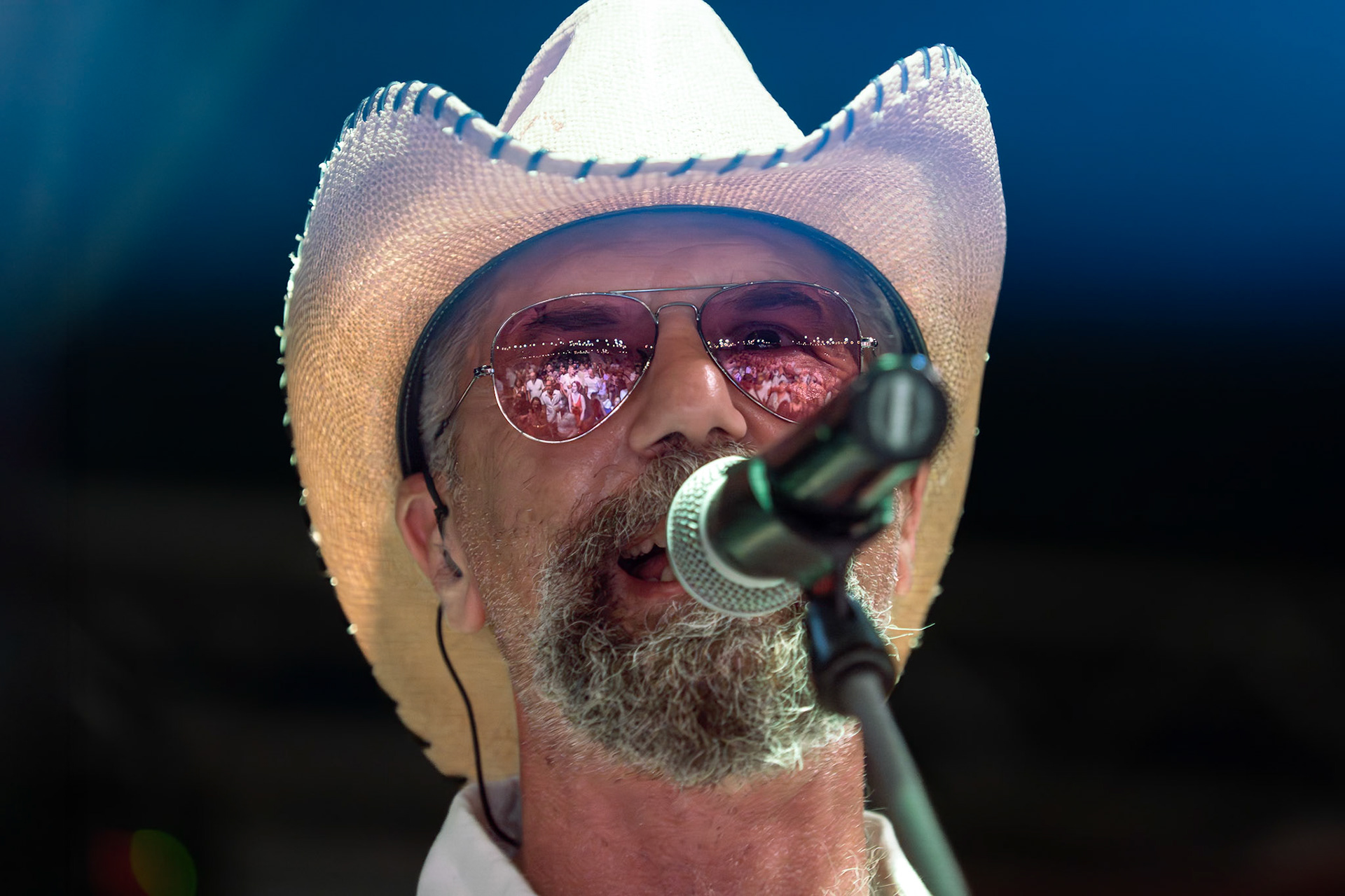 La band Bepi and the Prismas live in concerto.