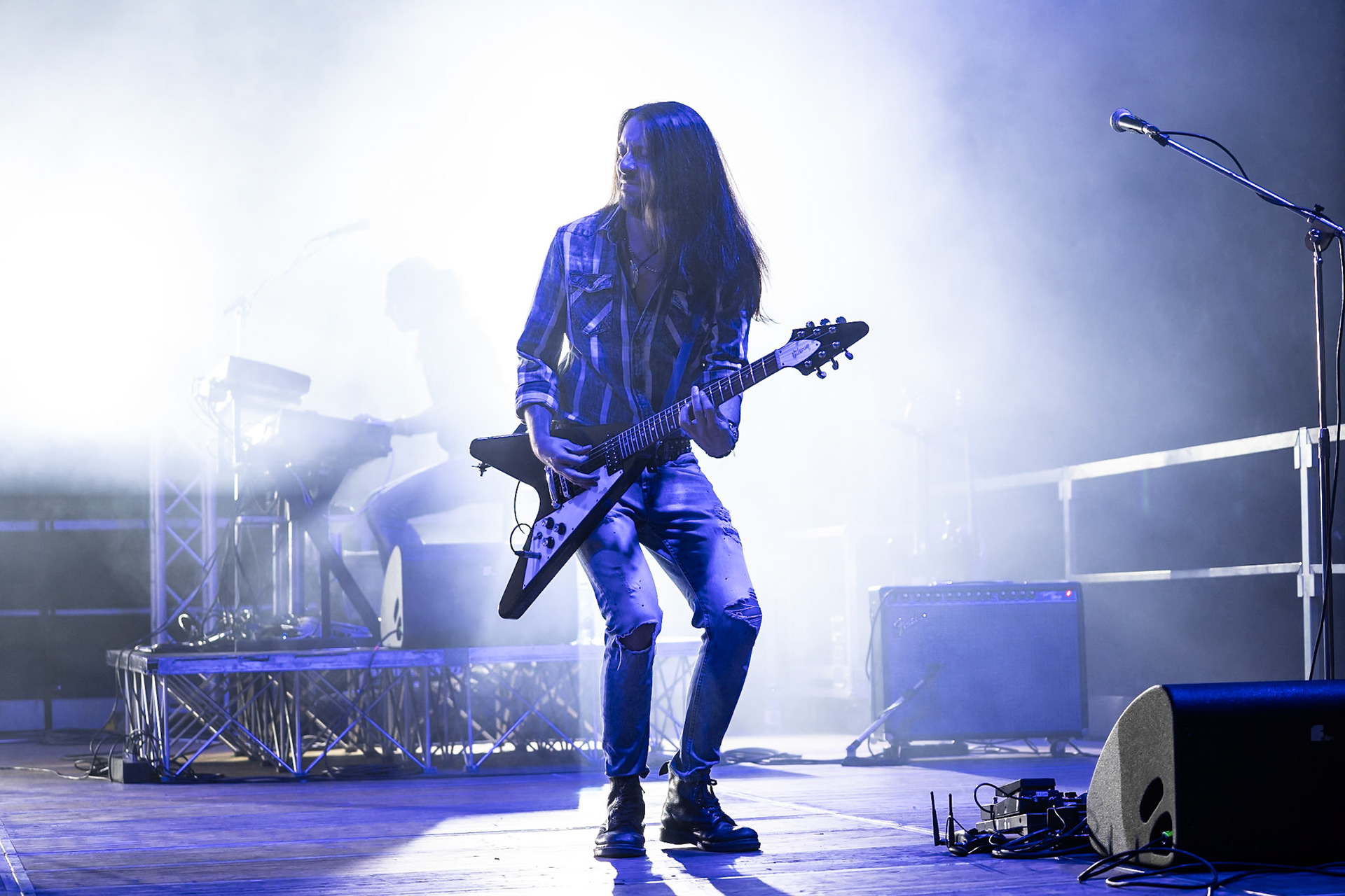 La band Bepi and the Prismas live in concerto.