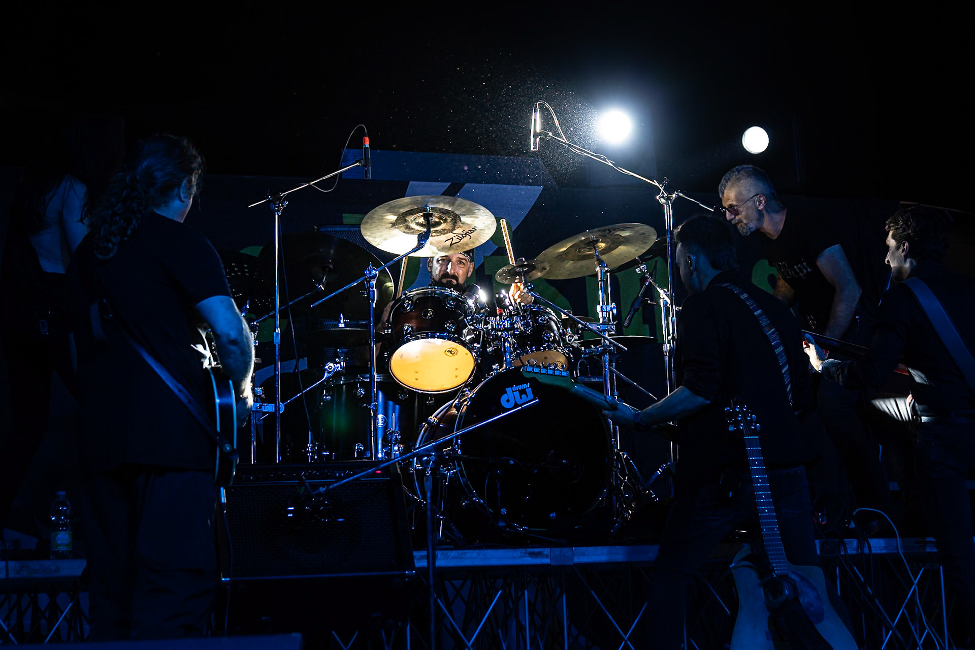 La band Bepi and the Prismas live in concerto.