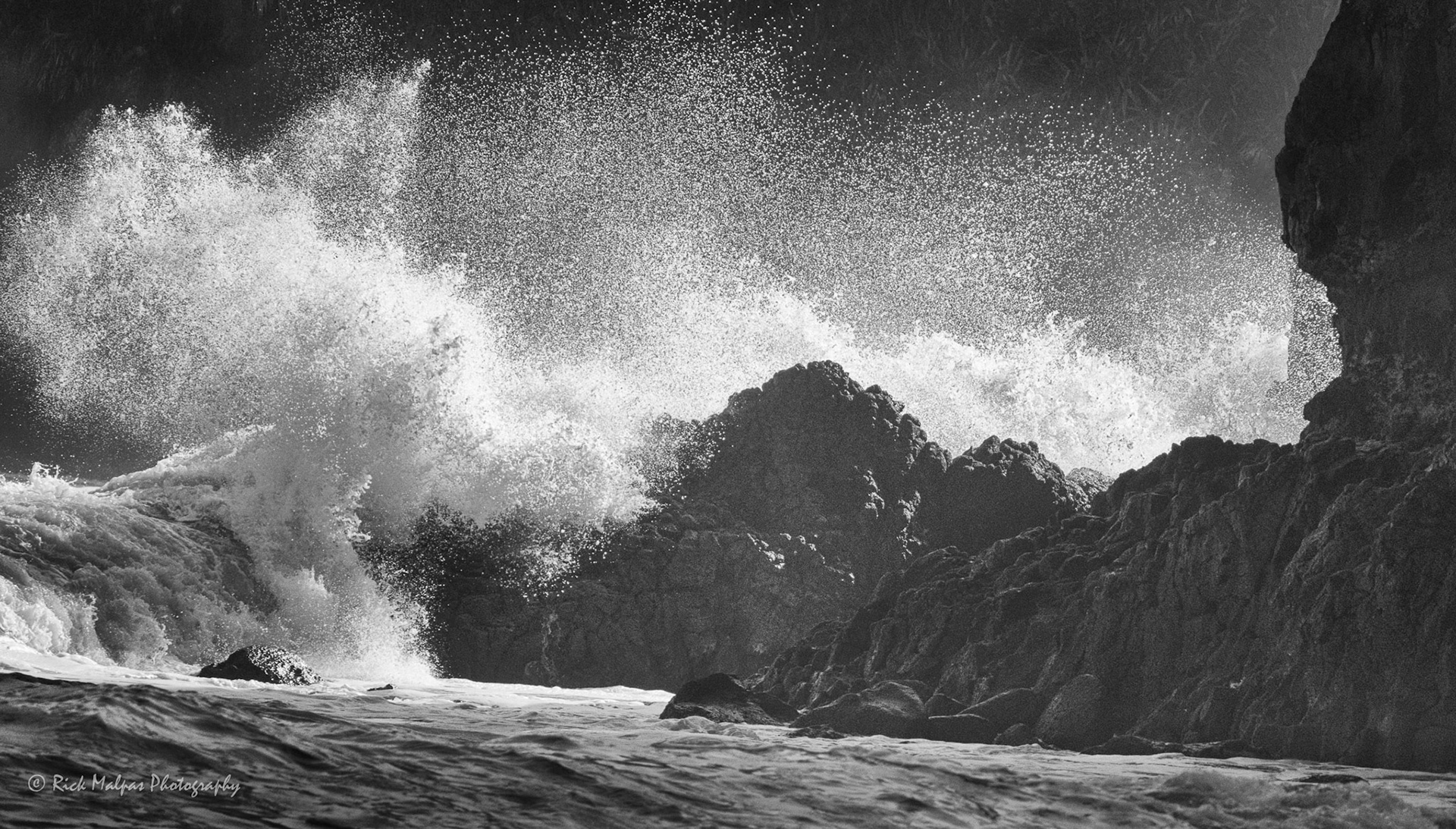 Waves, Ruapuke Beach, Nr Raglan, NZ