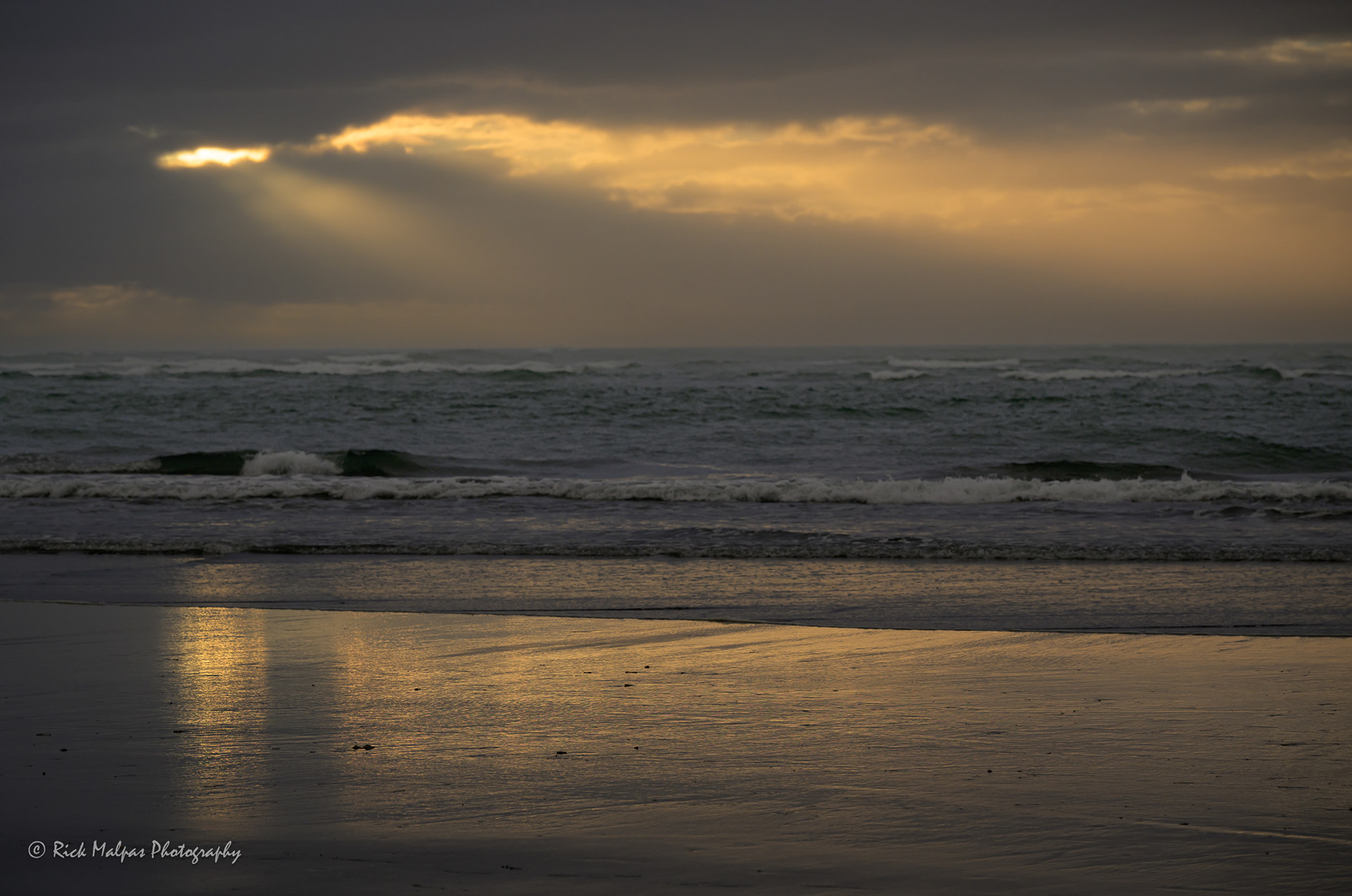 Ngarunui Beach, Raglan NZ