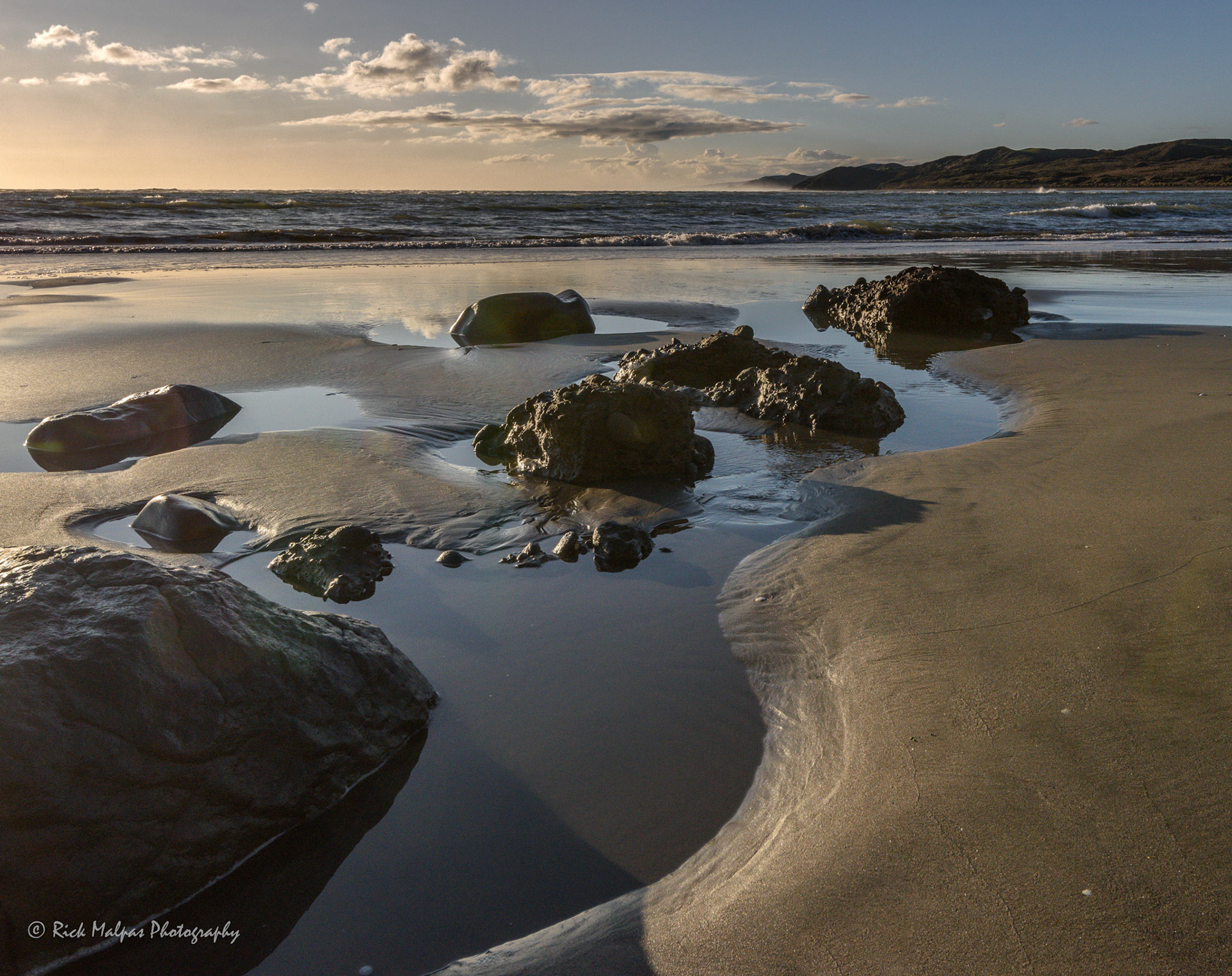 Ngarunui Beach, Raglan, NZ