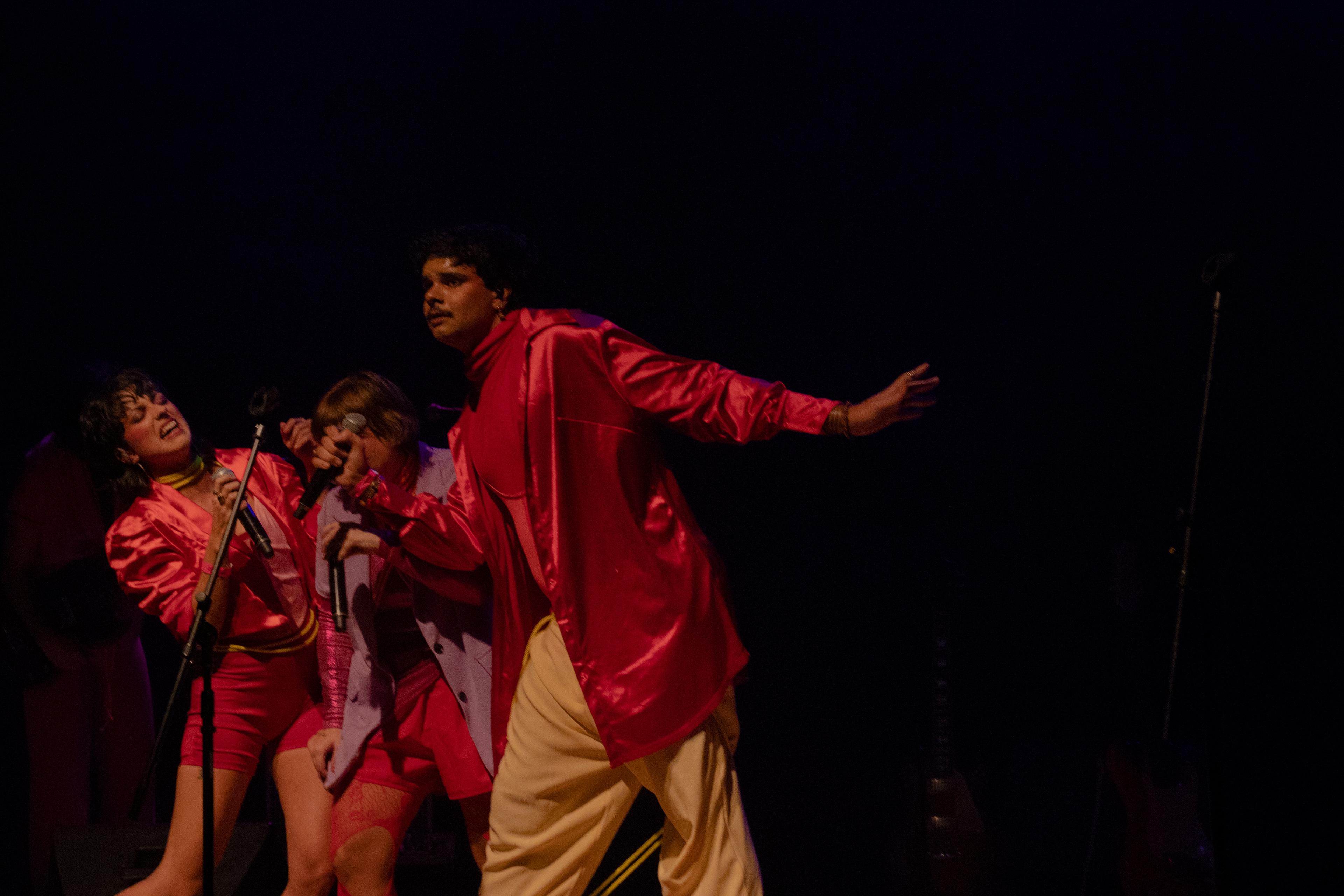 Carol Cavesso, Bruna Alimonda e Rodrigo Mancusi
