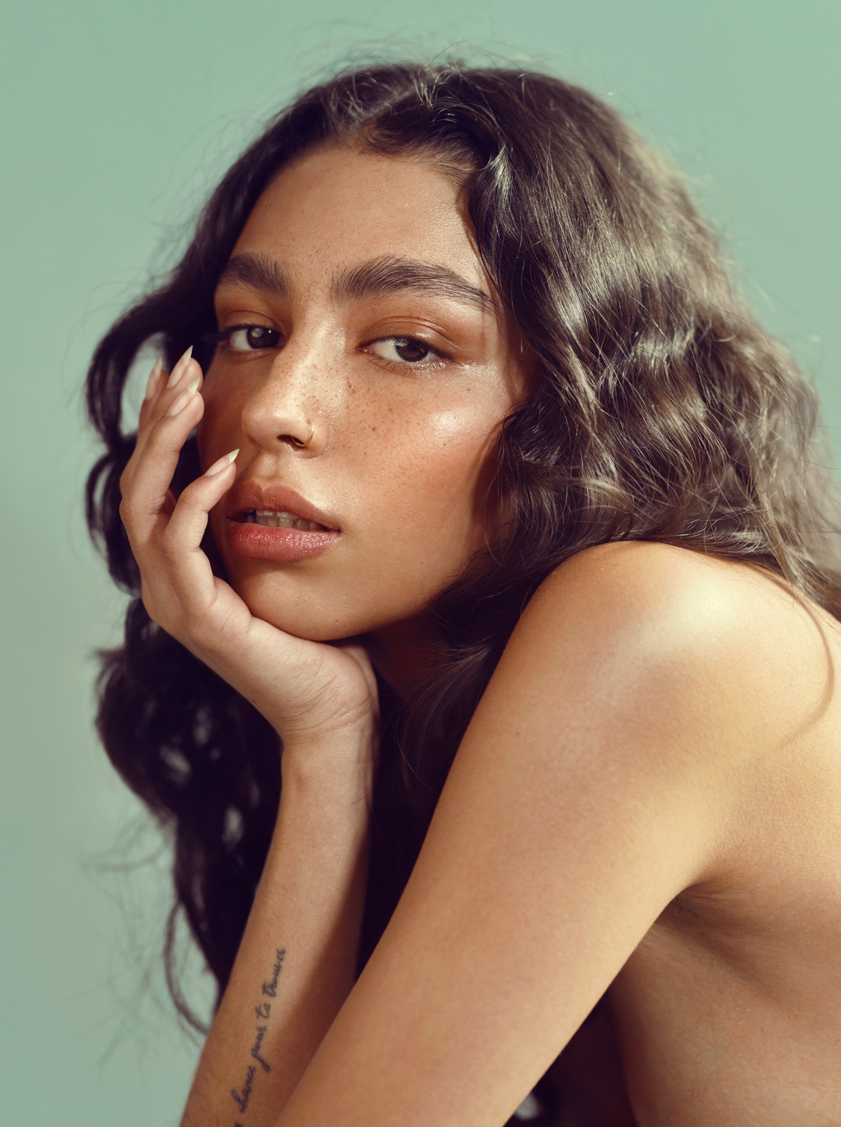 Close-up beauty portrait of model with natural makeup – editorial photography by Joanna Kustra