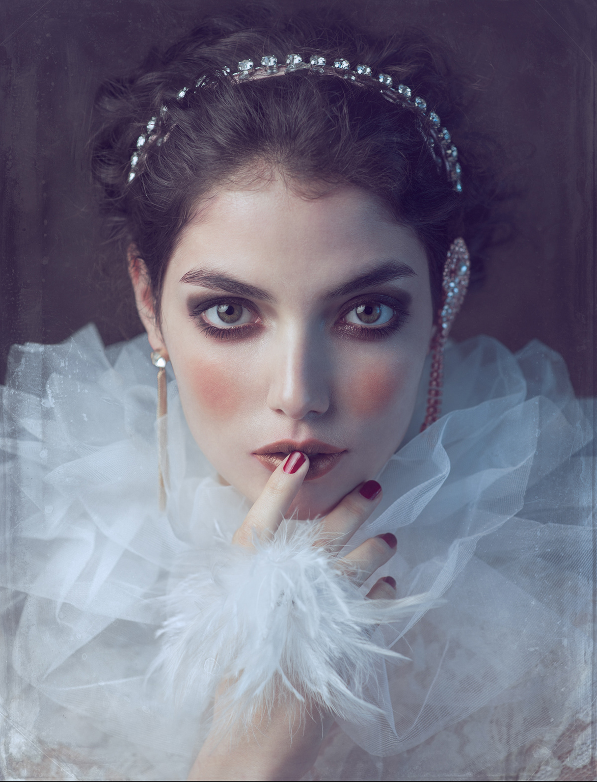 Fine art portrait of woman with pearl headpiece and white ruffled collar – Joanna Kustra couture photography