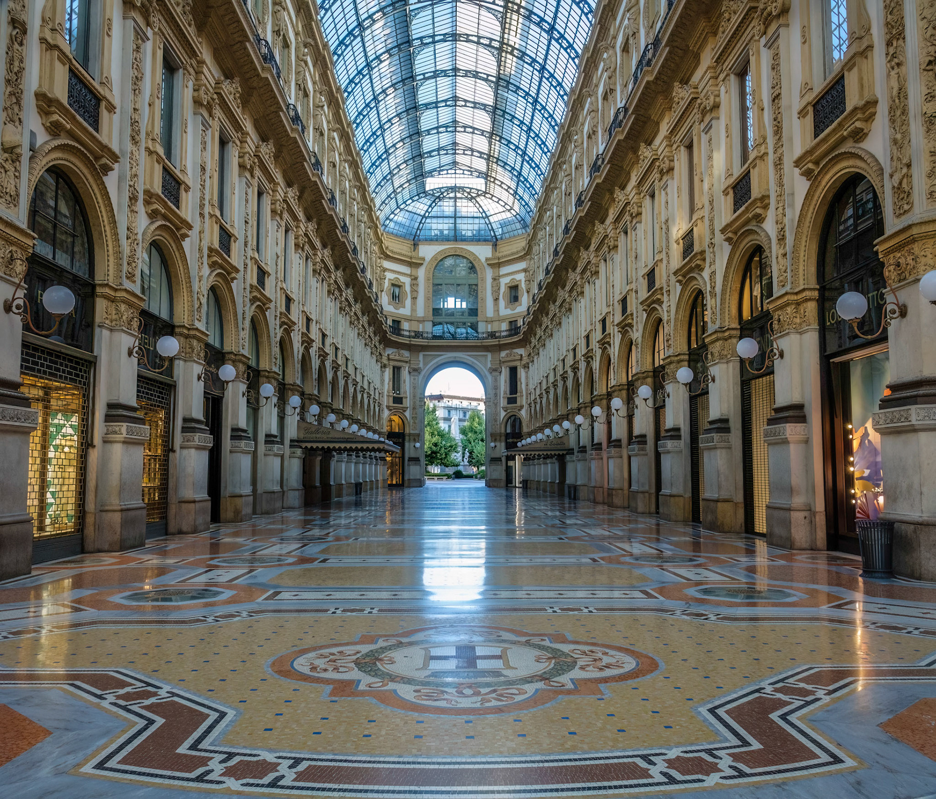 Shopper's Paradise (Galleria in Milan)