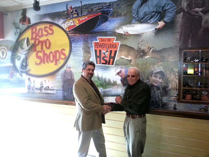 Outdoor-themed wall mural designed for Applebee’s in collaboration with Bass Pro Shops.