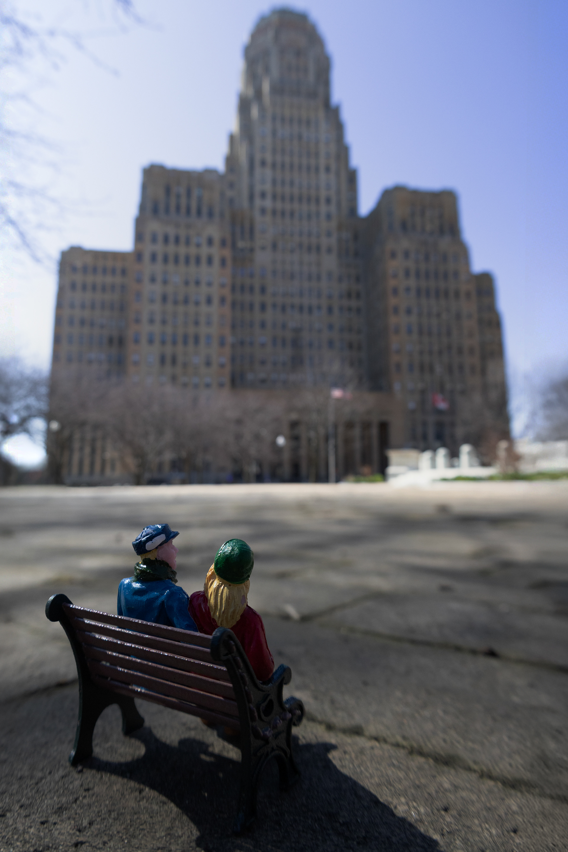 Niagara Square Spectators