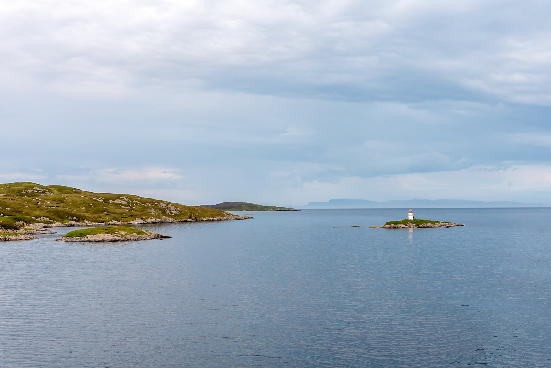 The aproach to Tarbet on Harris