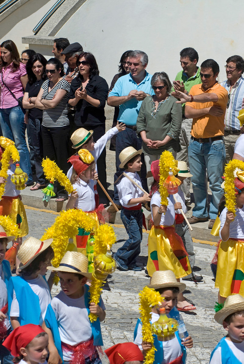 Cortejo Infantil de S.Jo‹o em Armamar Foto: pedroferrari.com