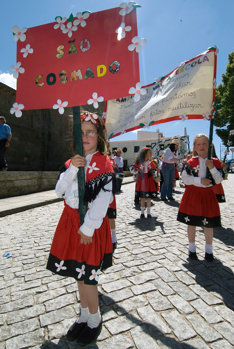 Cortejo Infantil de S.Jo‹o em Armamar Foto: pedroferrari.com