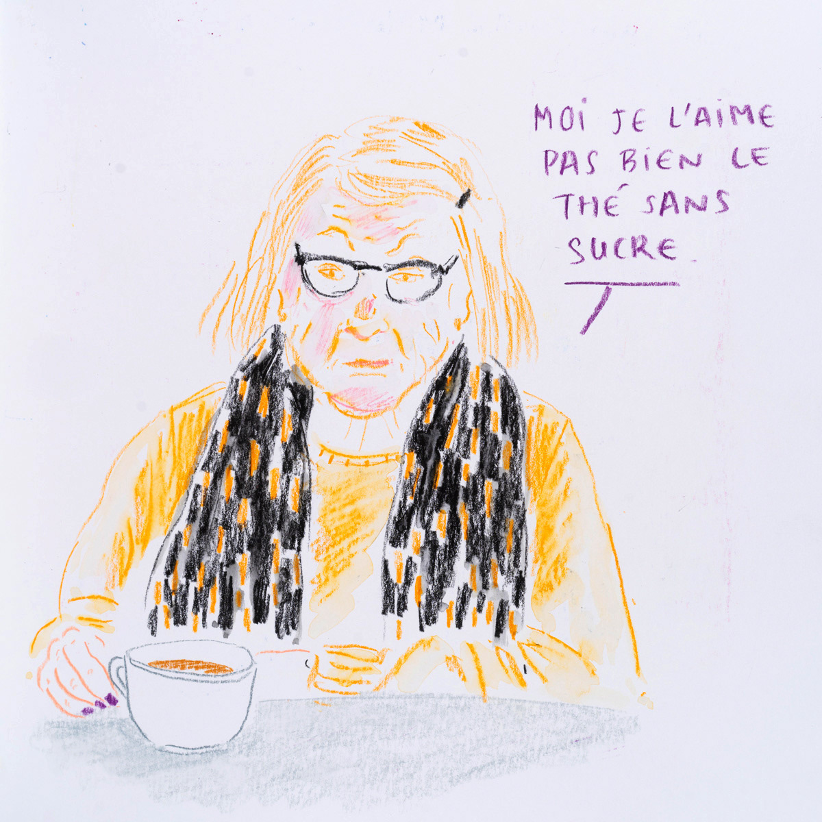 Mamie boit le thé