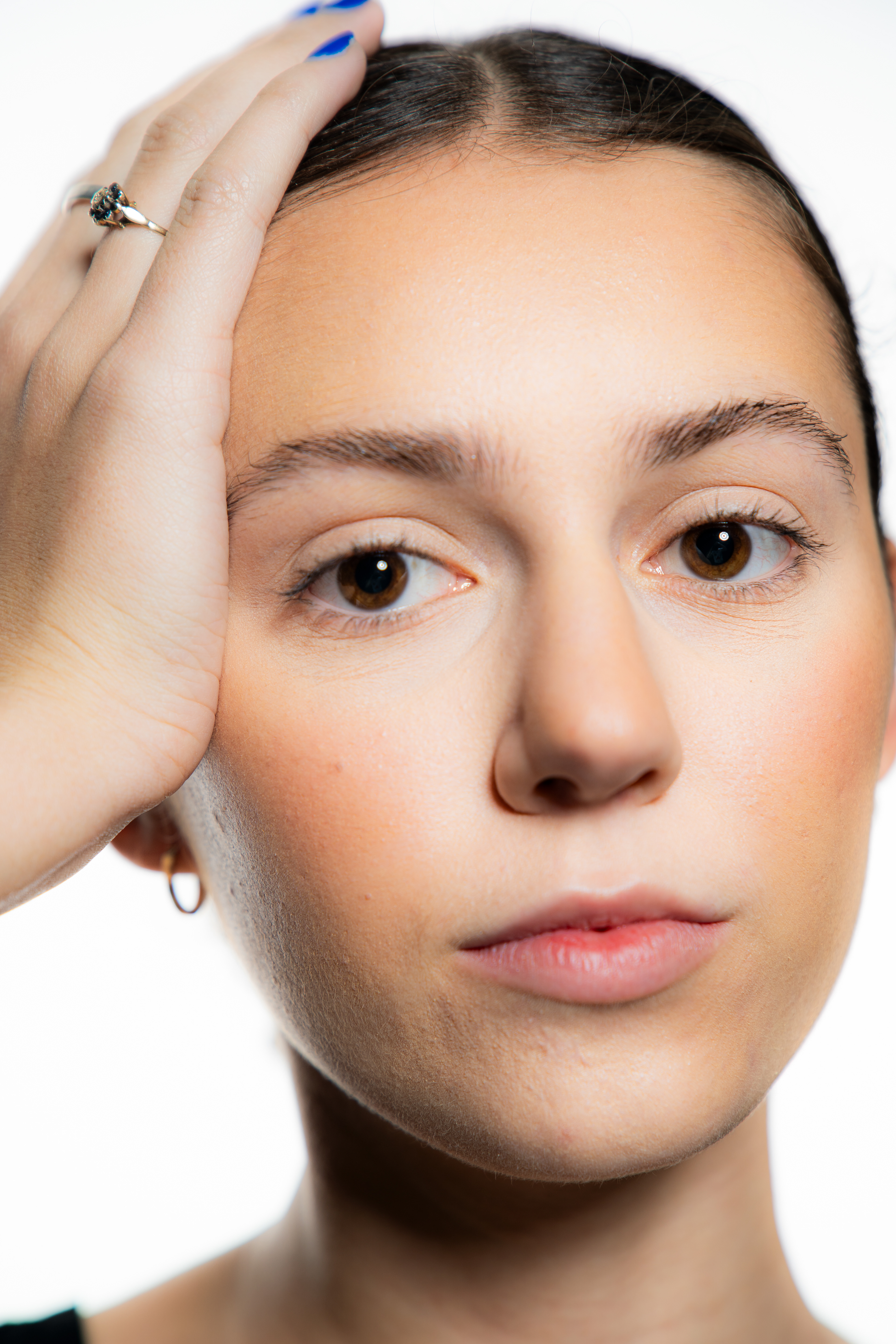 Editorial Fashion, beauty & magazine-style portraiture.