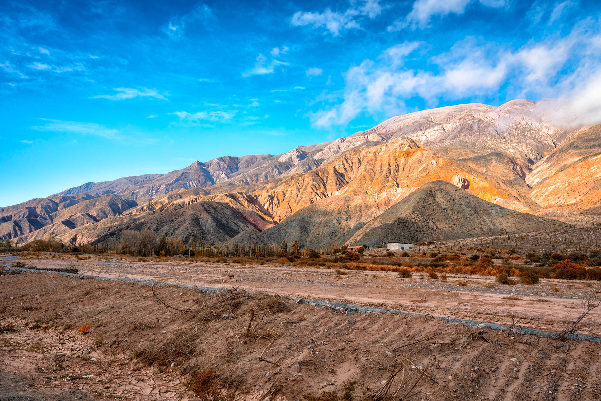 Entrando en Purmamarca - Casi un año atras, pero no me olvido