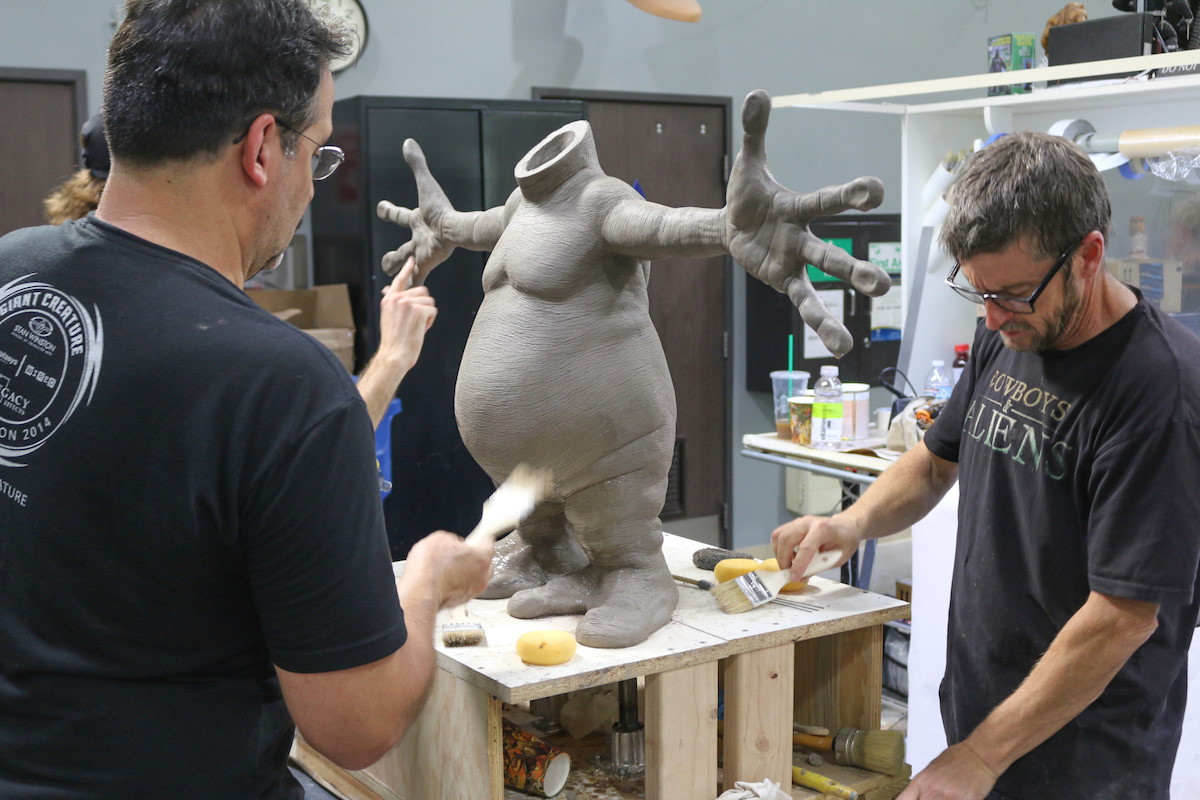 Adding the final finishing touches to the alien body with Paul Mejias, Mark Maitre and Derek Rosengrant.