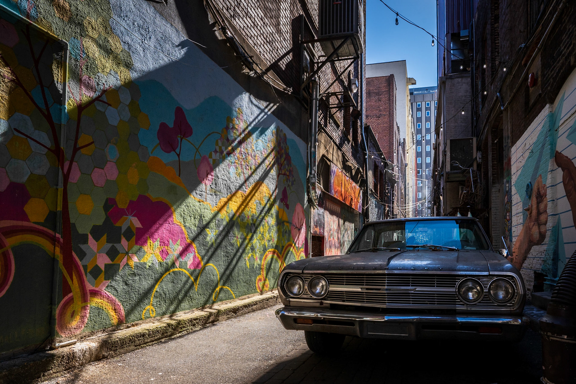 Strong Alley