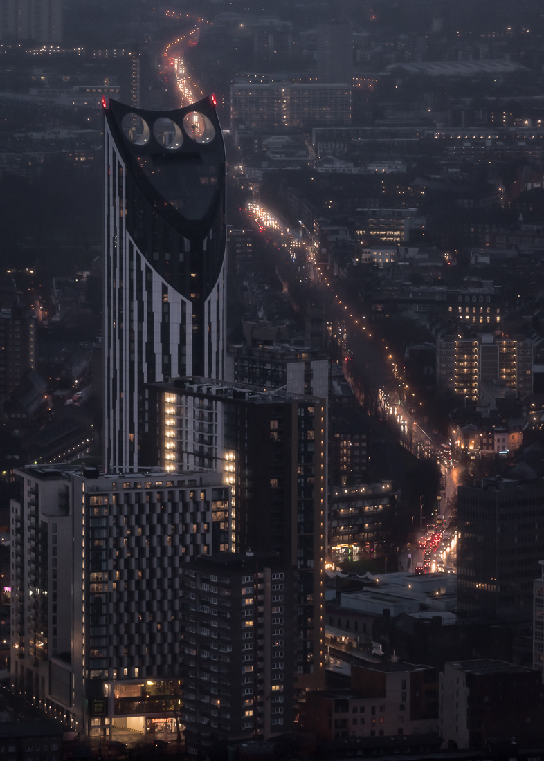 Strata SE1, London. During Storm Brendan. Costas Kariolis