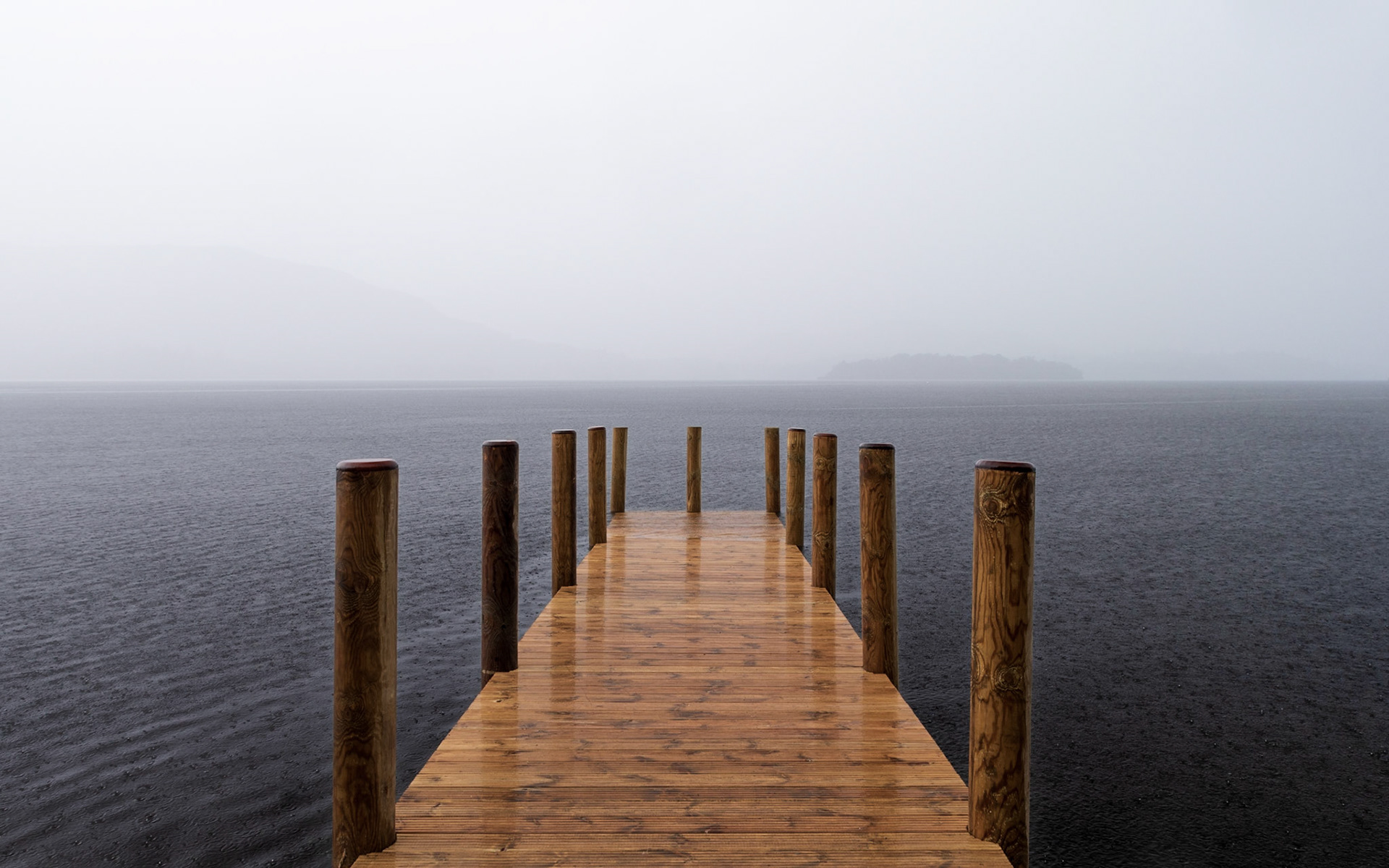Mist rolling in at Ashness Pier, Derwentwater, Lake District. Costas Kariolis
