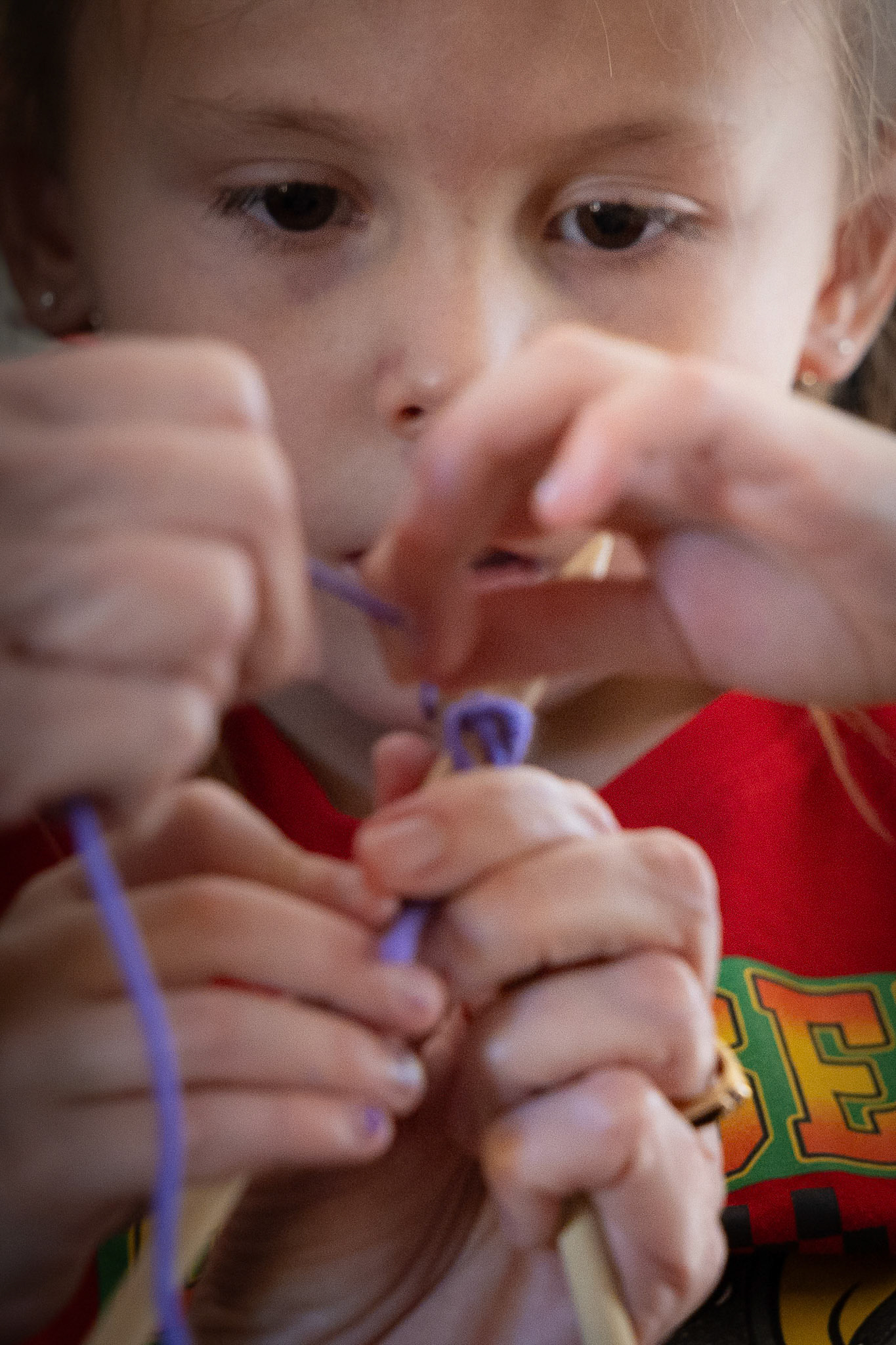 Learning to knit with Mimi
