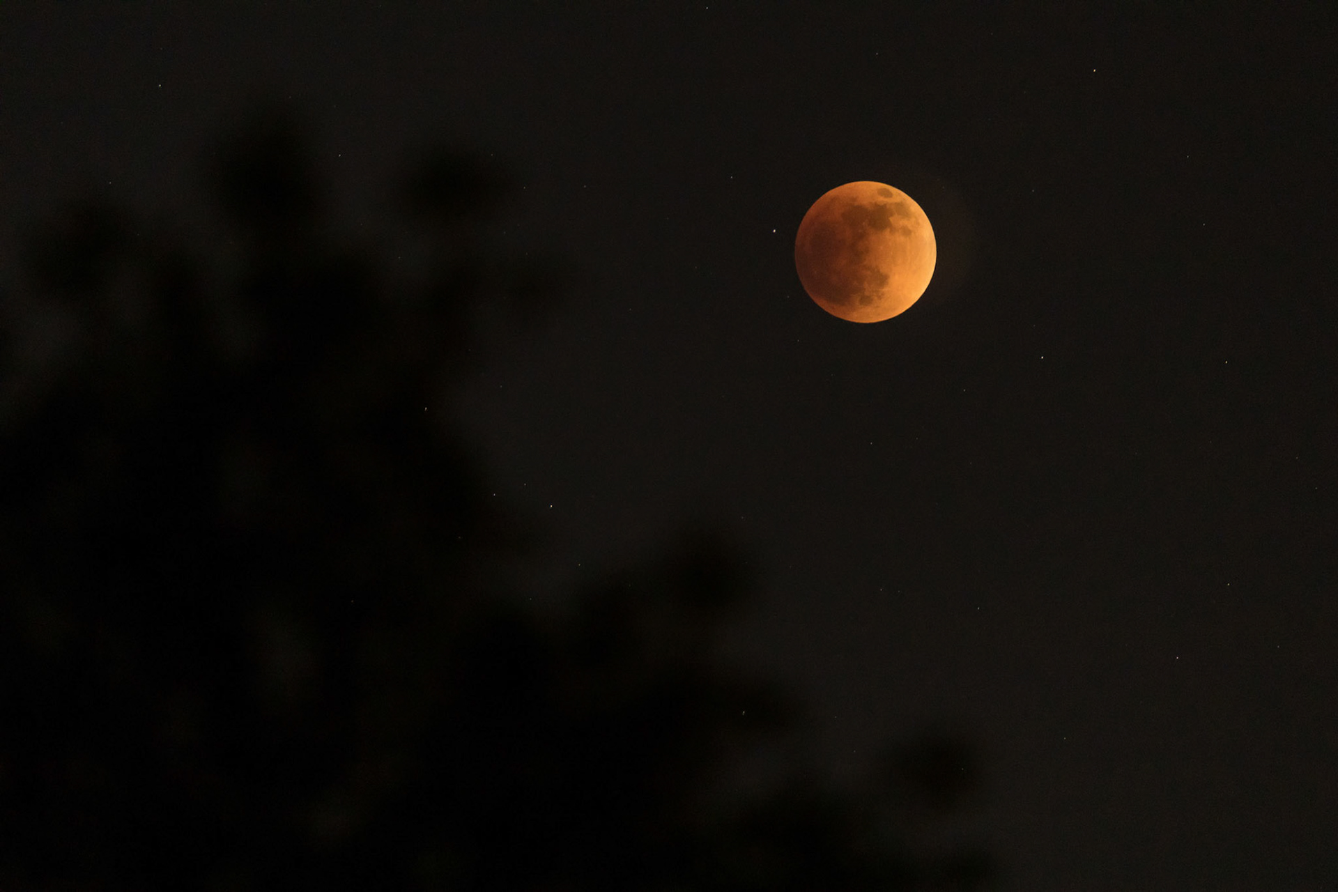 Total lunar eclipse, May 15, 2022