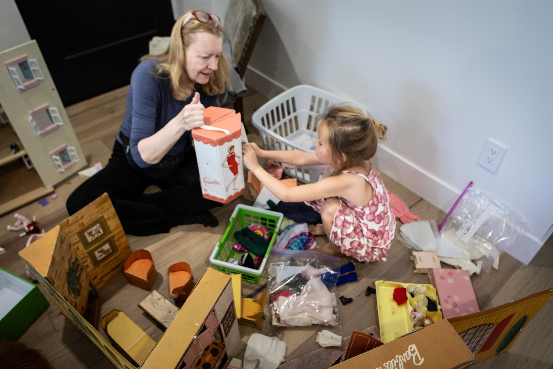 Playing in Barbie's Dream House with Mimi
