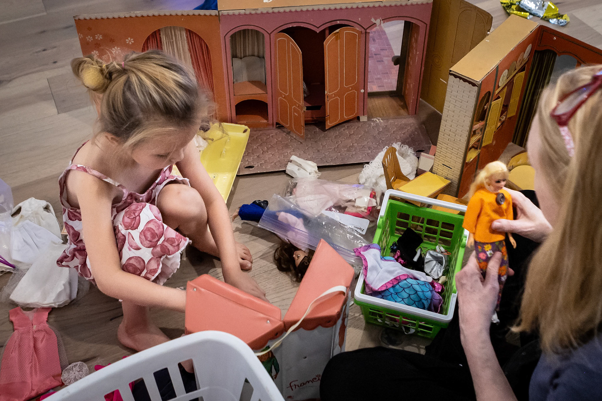 Playing in Barbie's Dream House with Mimi