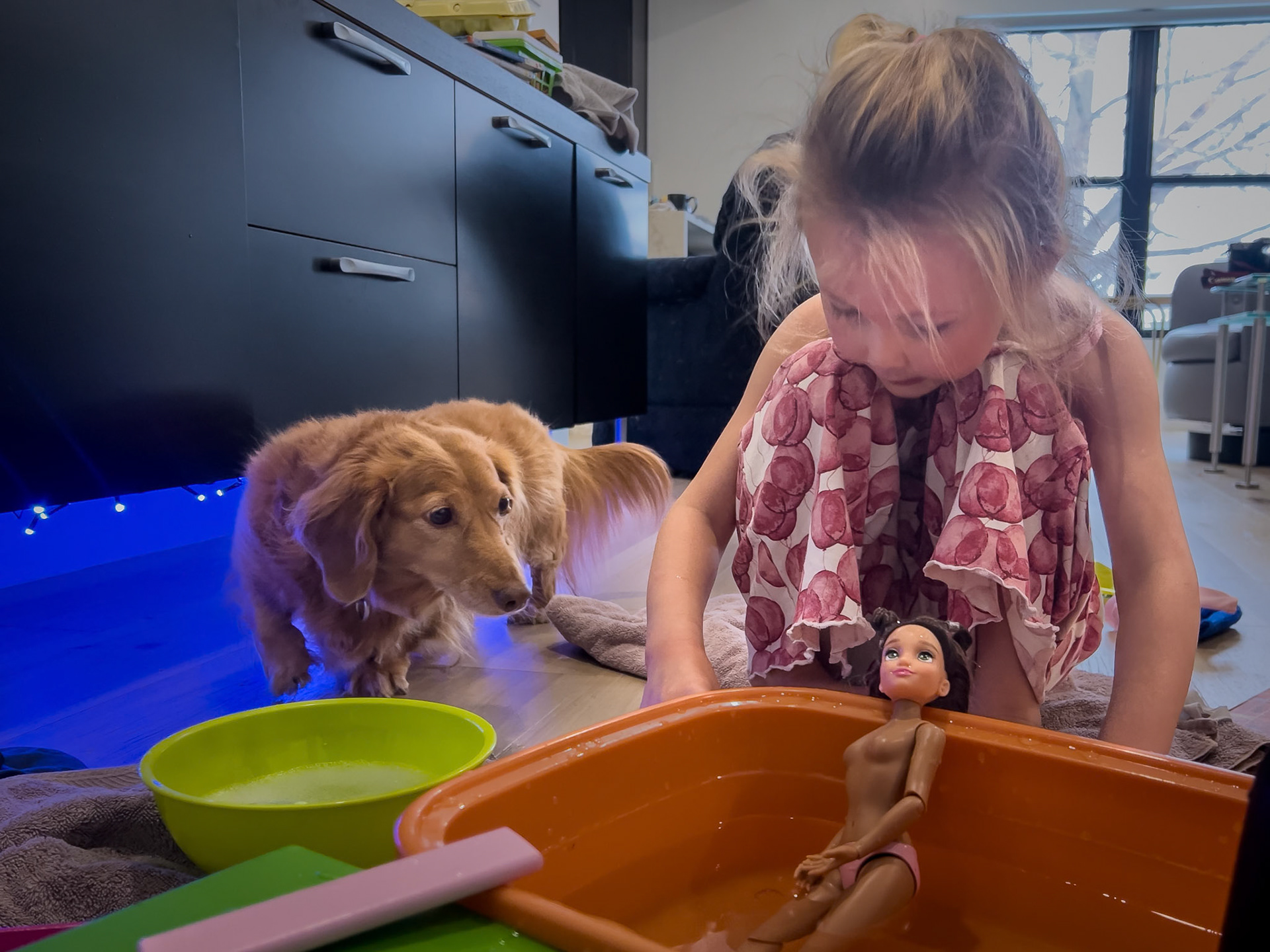 Another girl wants to play too