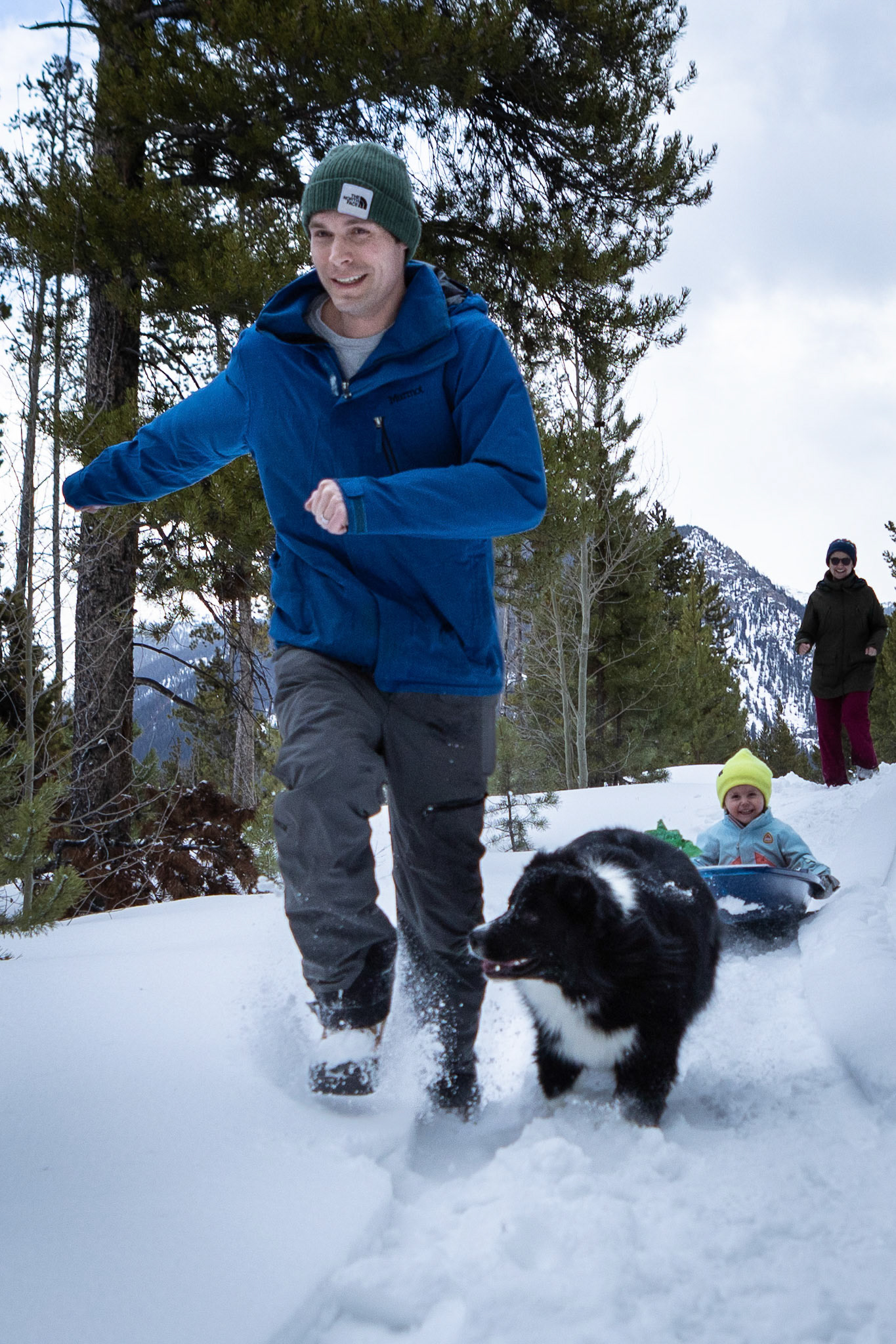 An afternoon on the sleddding trail