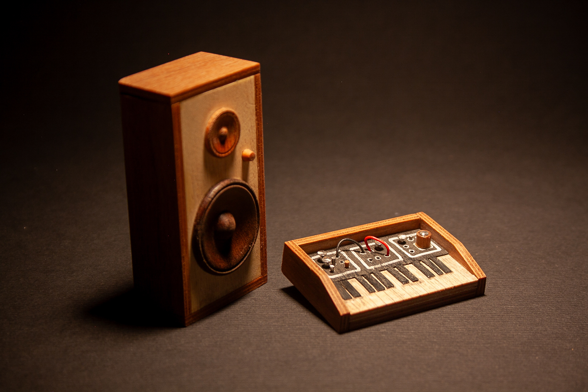 caixa e sintetizador | 2017 | 10x10cm