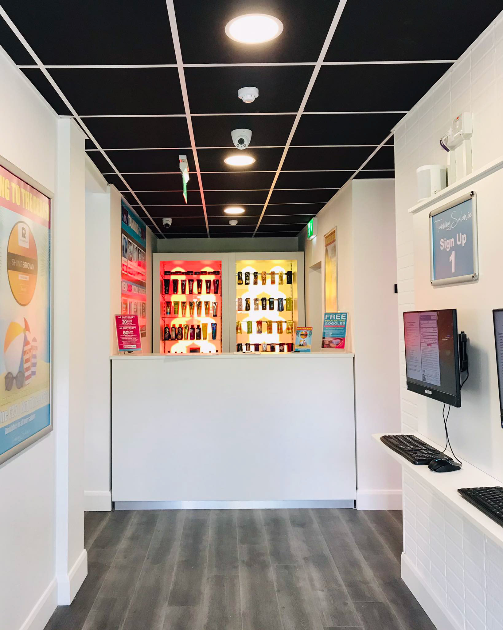 Tanning Salon, Sallynoggin