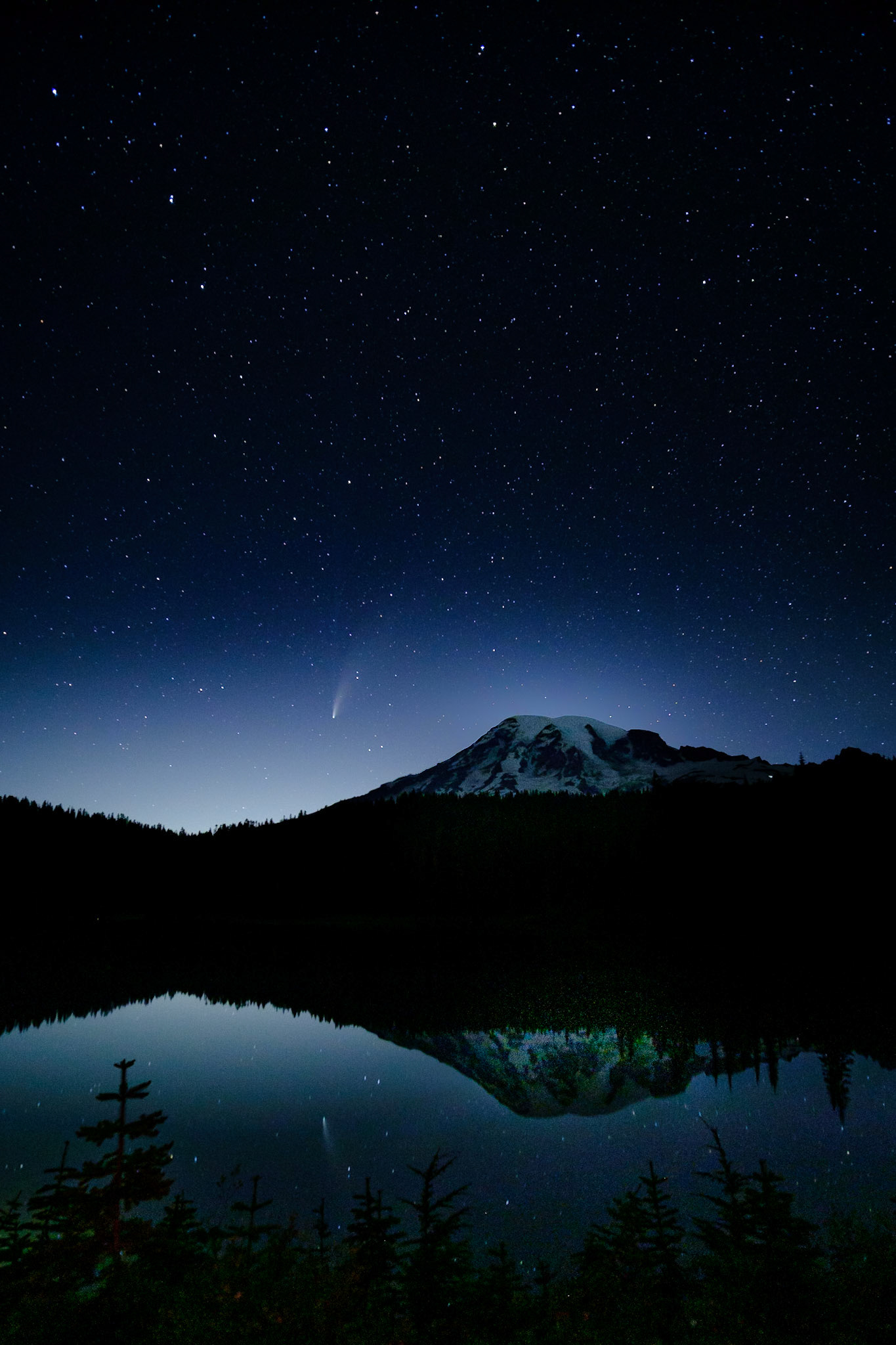 Comet Neowise over Mount Rainier