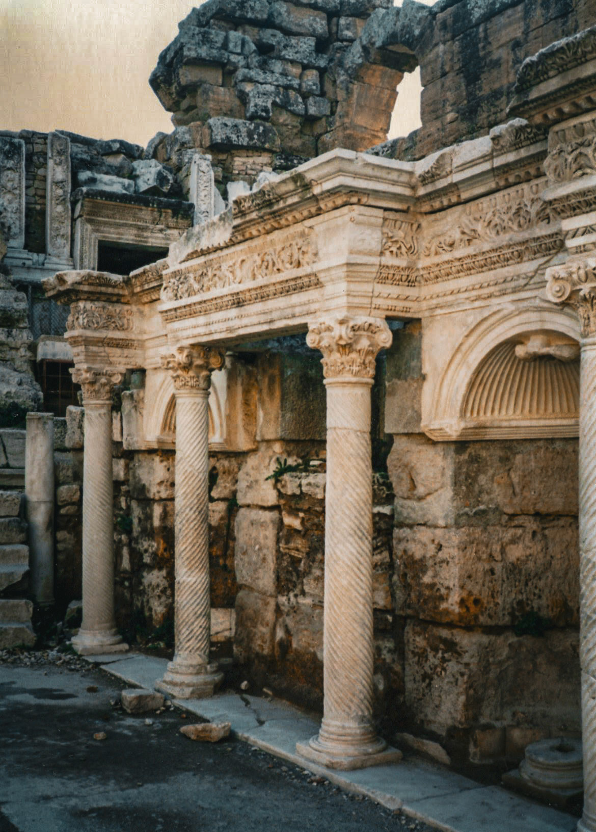古代ローマ円形劇場の一部