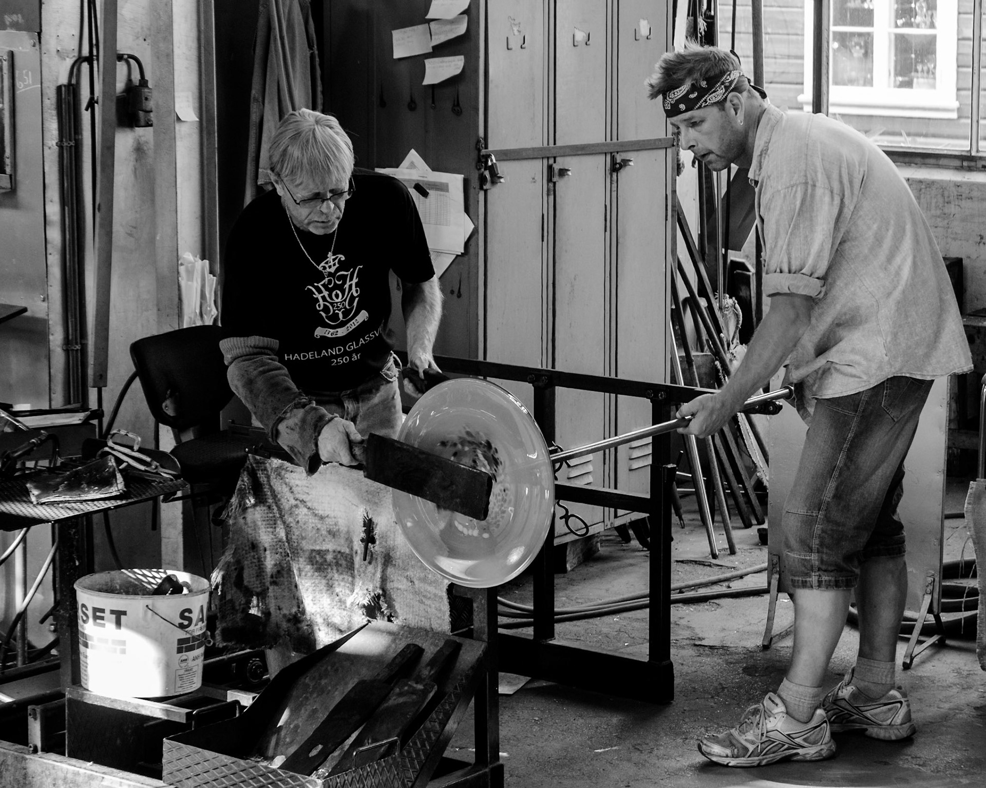 Men at work in Haddeland glassverk