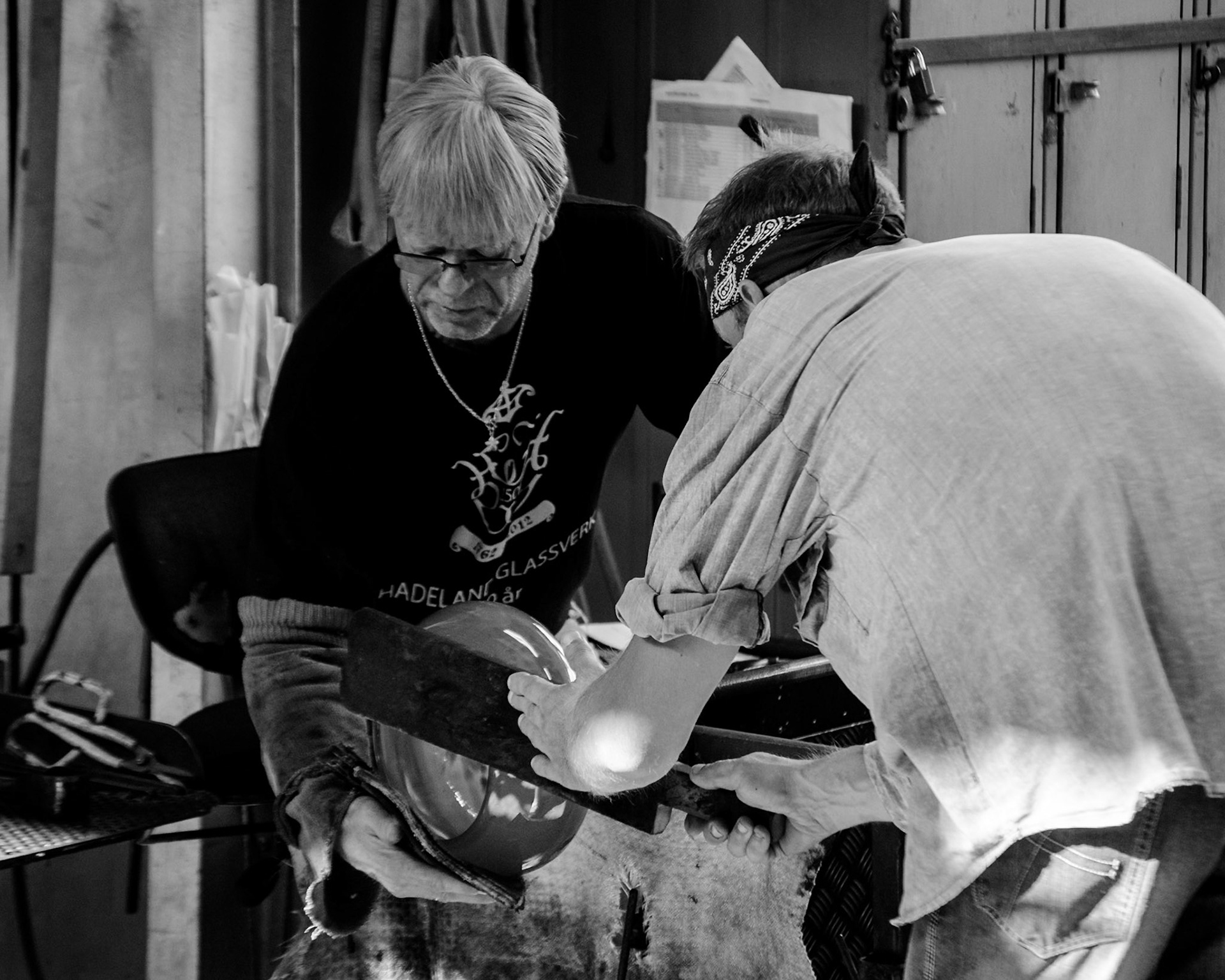 Men at work in Haddeland glassverk