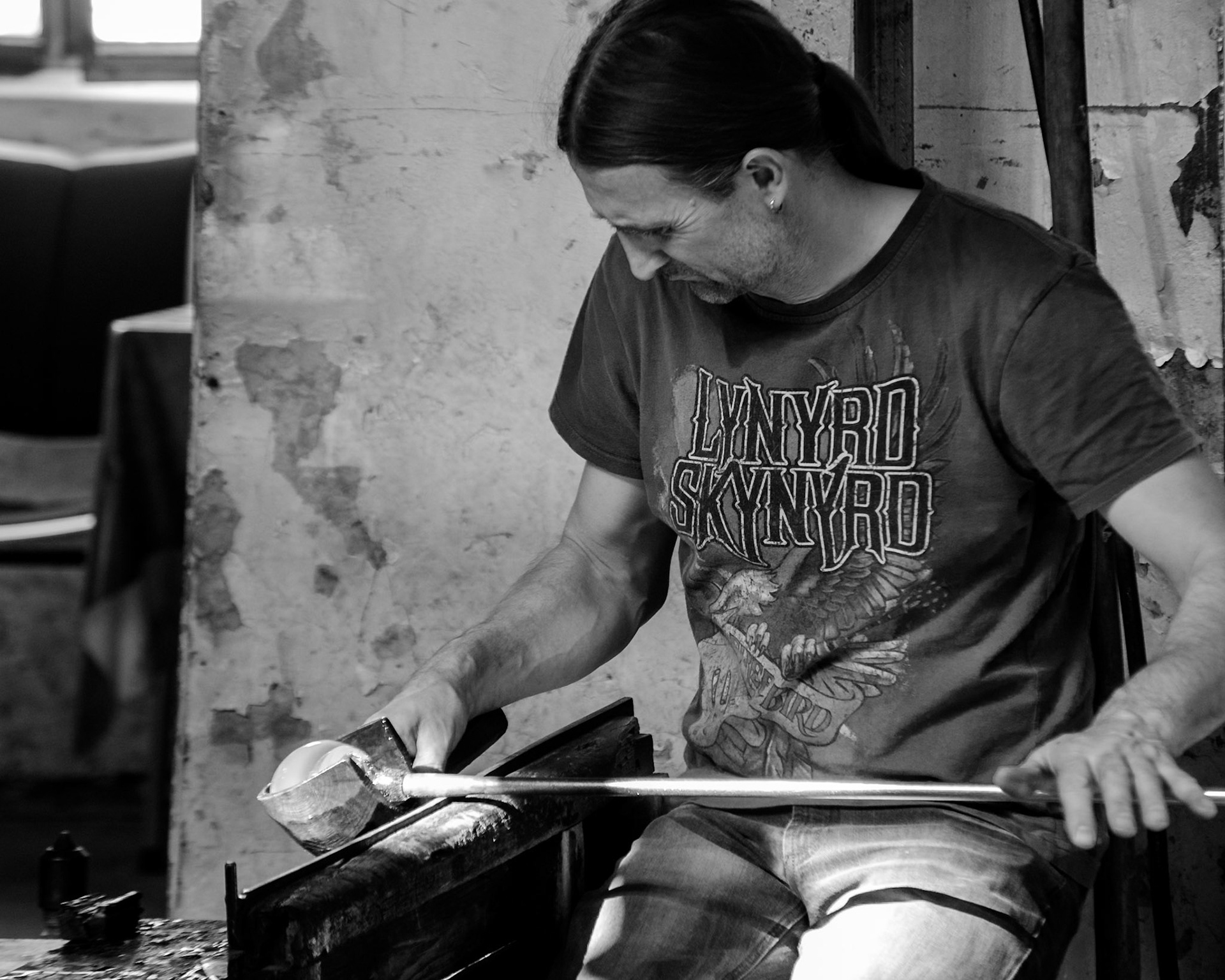 Men at work in Haddeland glassverk