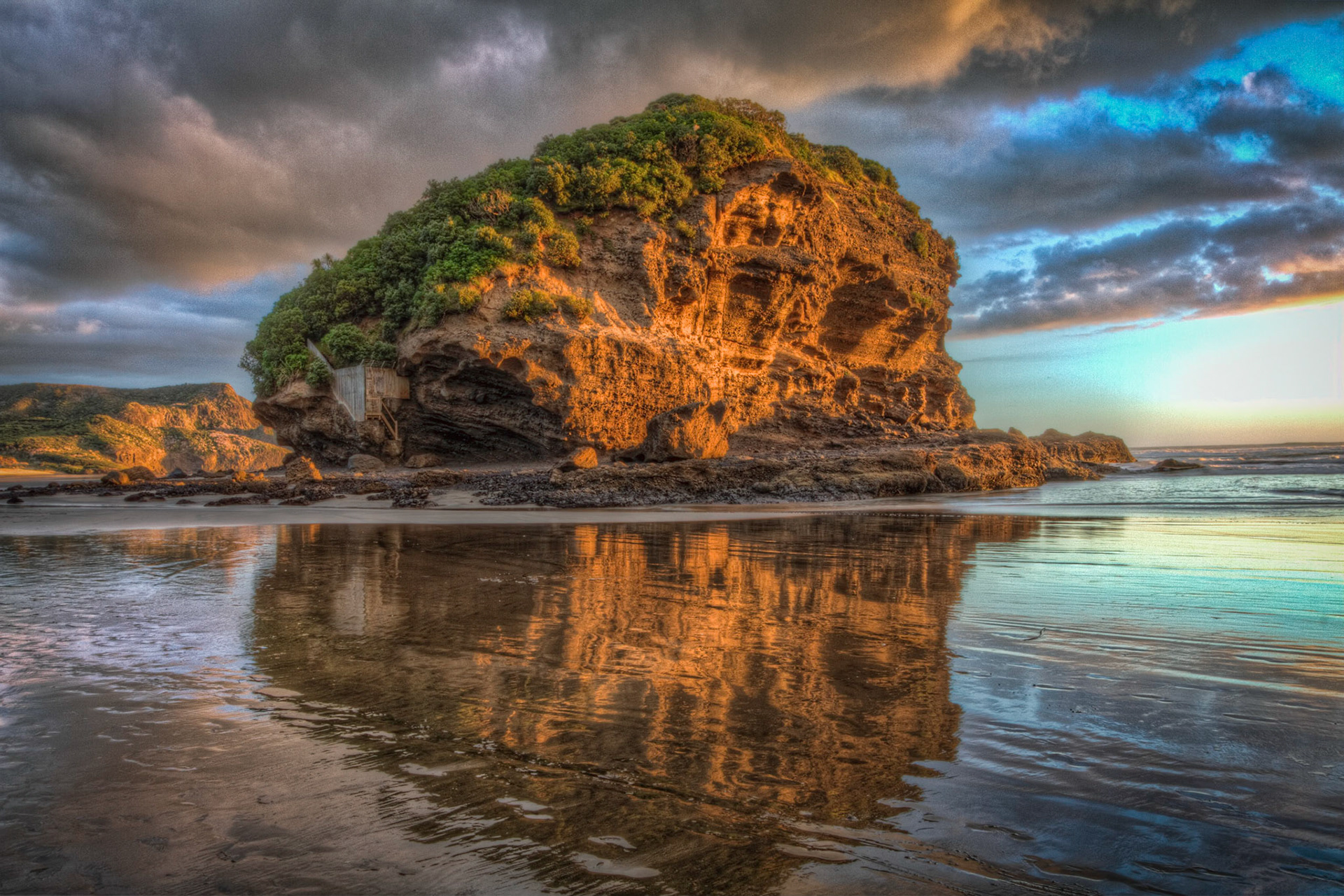 Kauwahaia Island (2012)