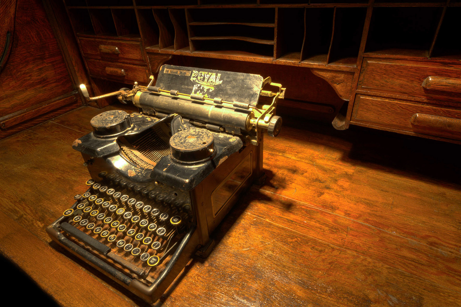 Royal Typewriter (2010)