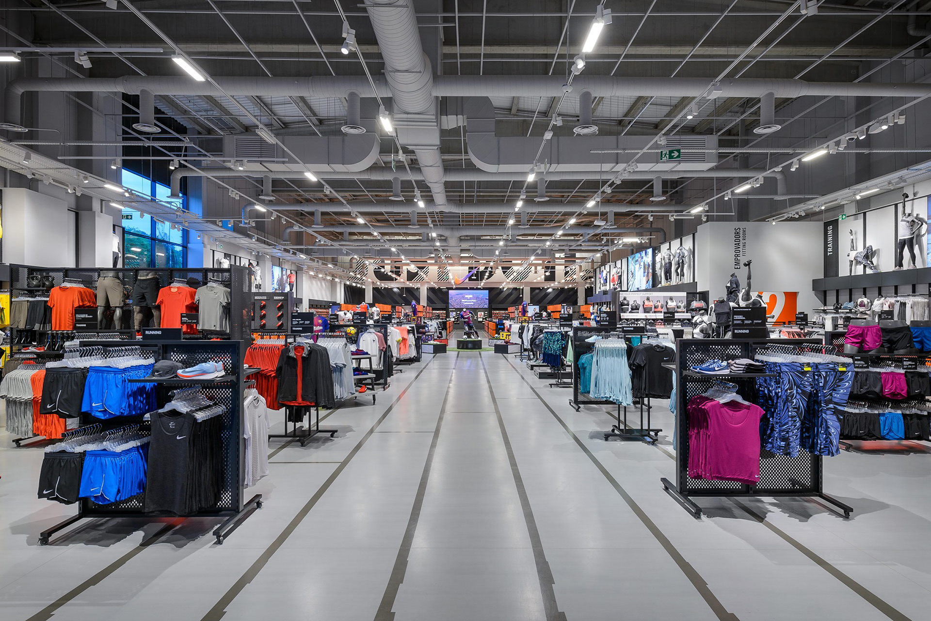 Leanna Nike Store, Barcelona