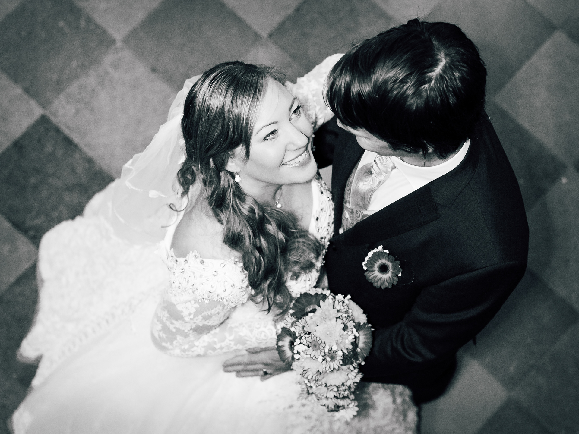 bröllopsporträtt i Sorunda kyrka Nynäshamn