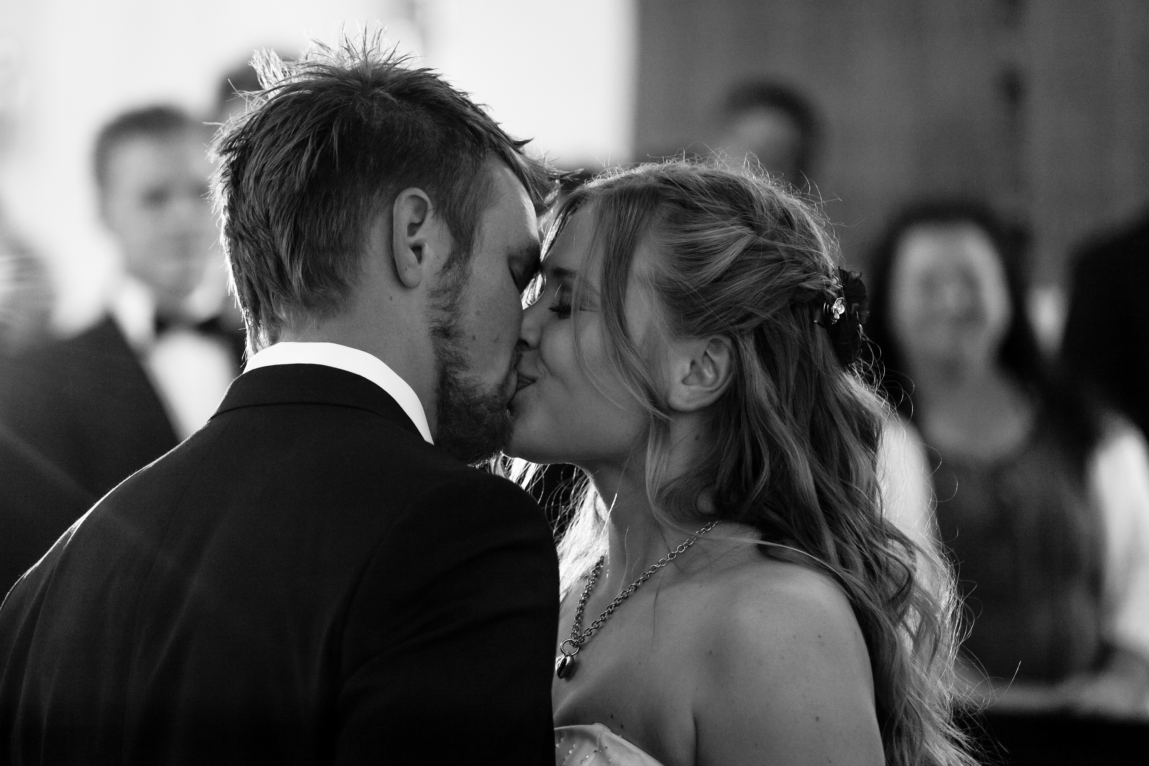 Vigsel i Nynäshamns kyrka bröllopsfotograf Anna Andersson i Nynäshamn