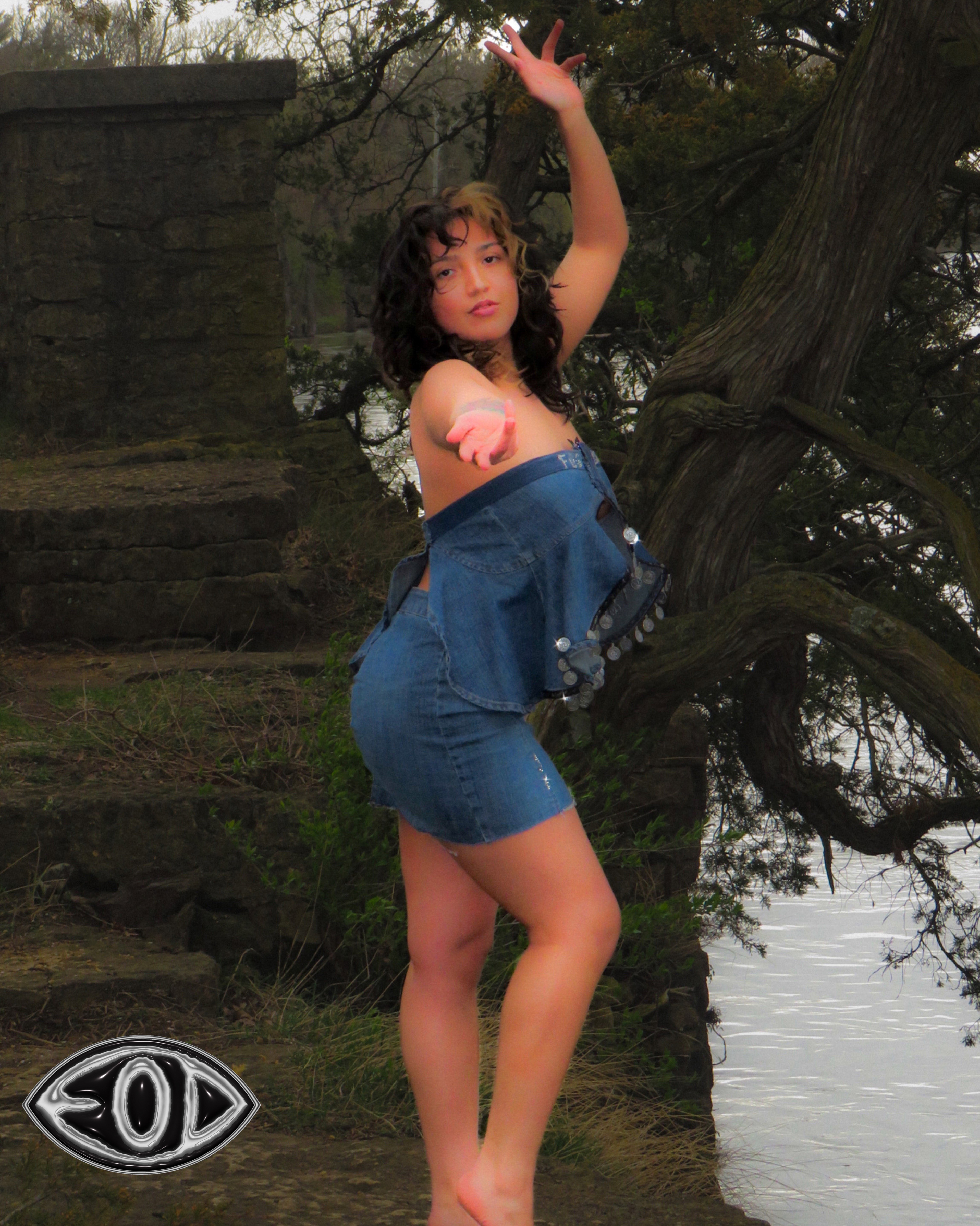 EYES ON KIARA