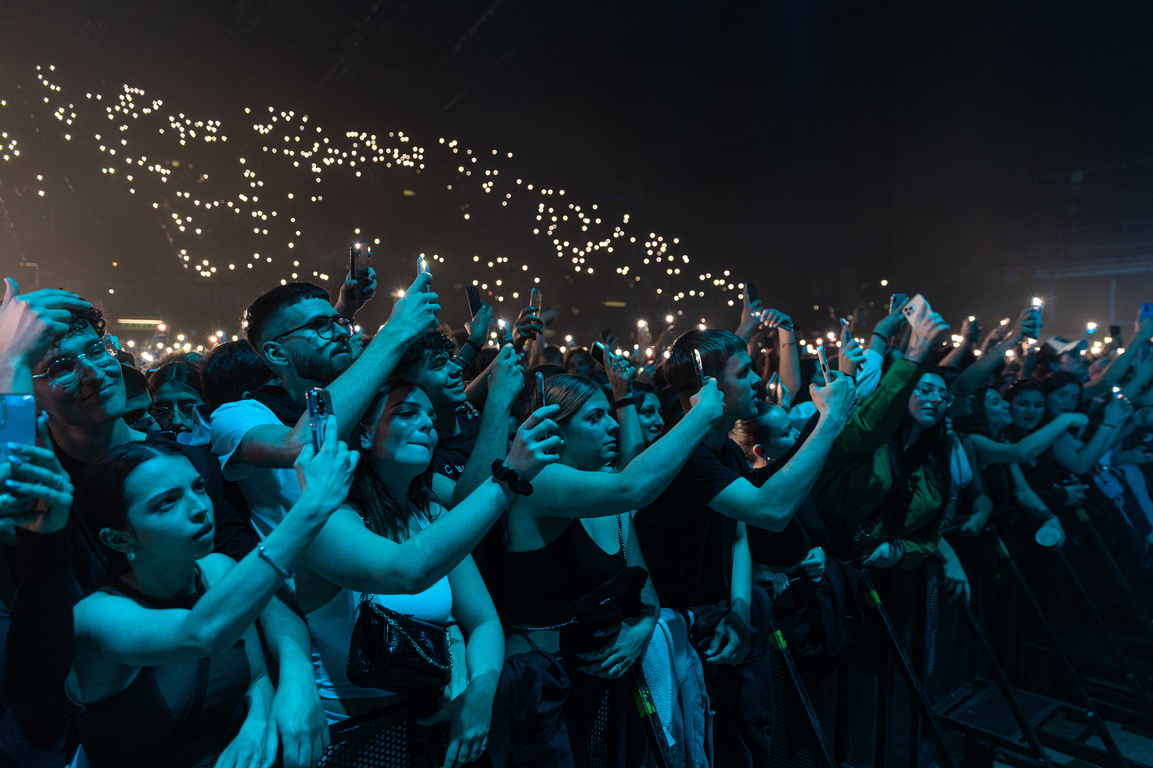 public during the performance of ninho - geneva
