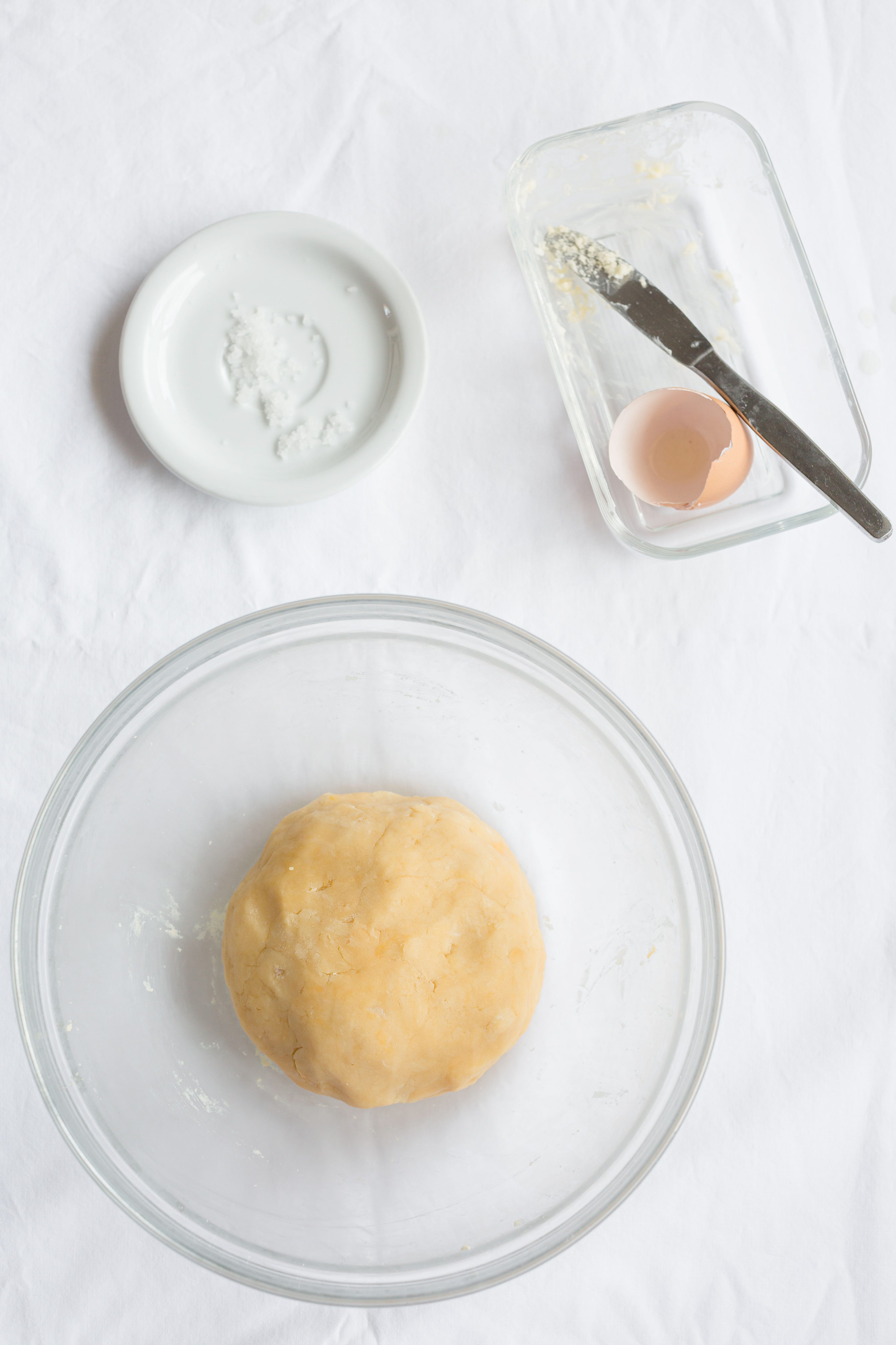 Lemon curd meringue pie