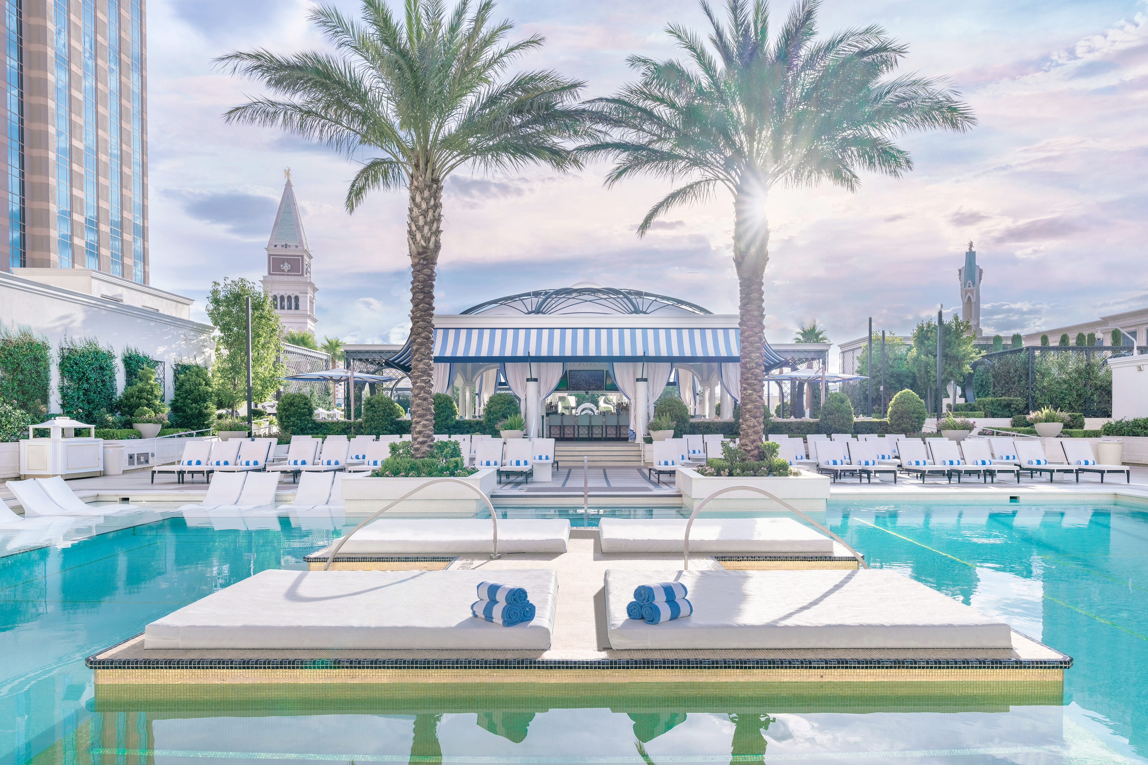 Pool Deck & Bar