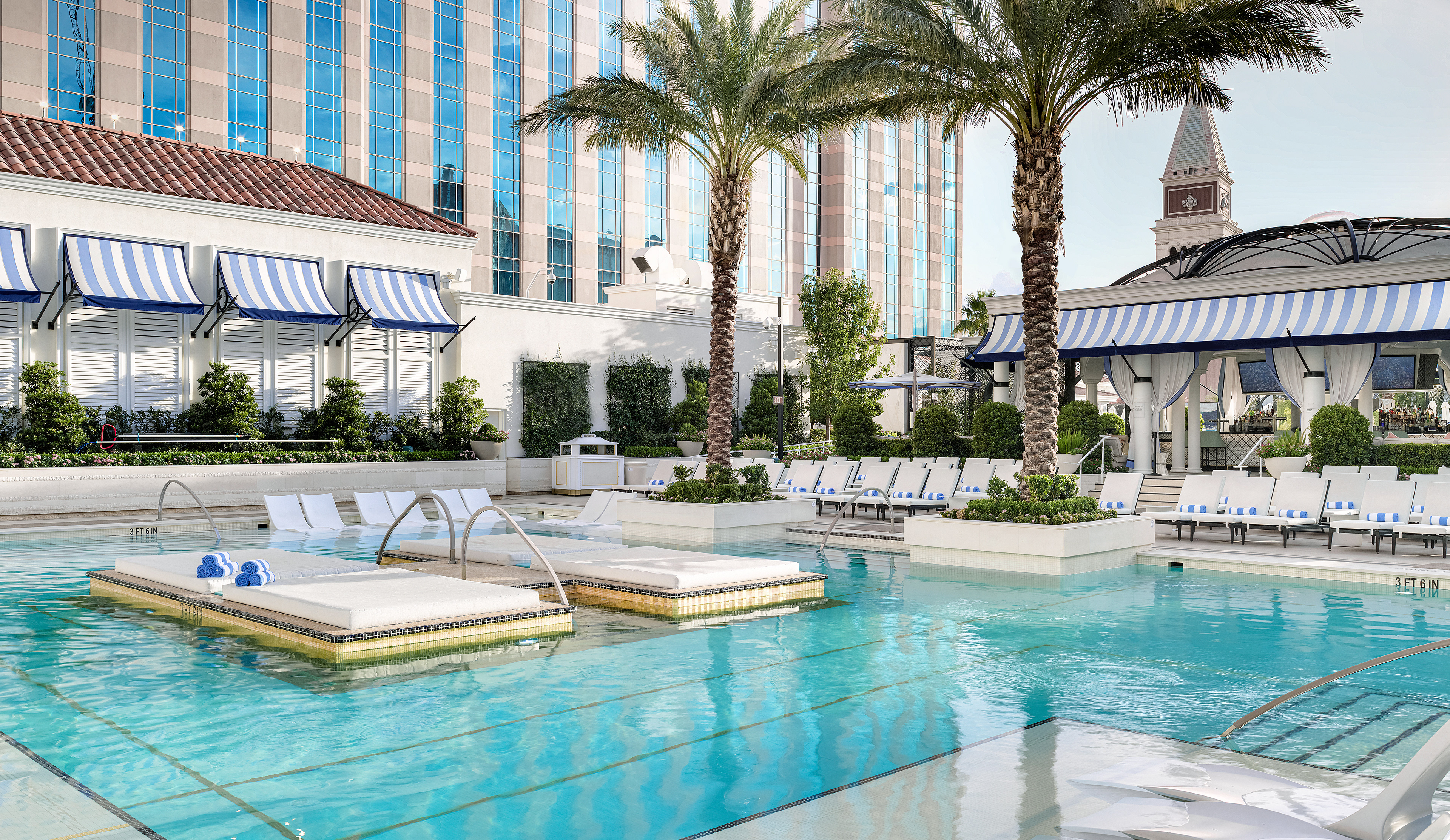 Pool Deck & Bar